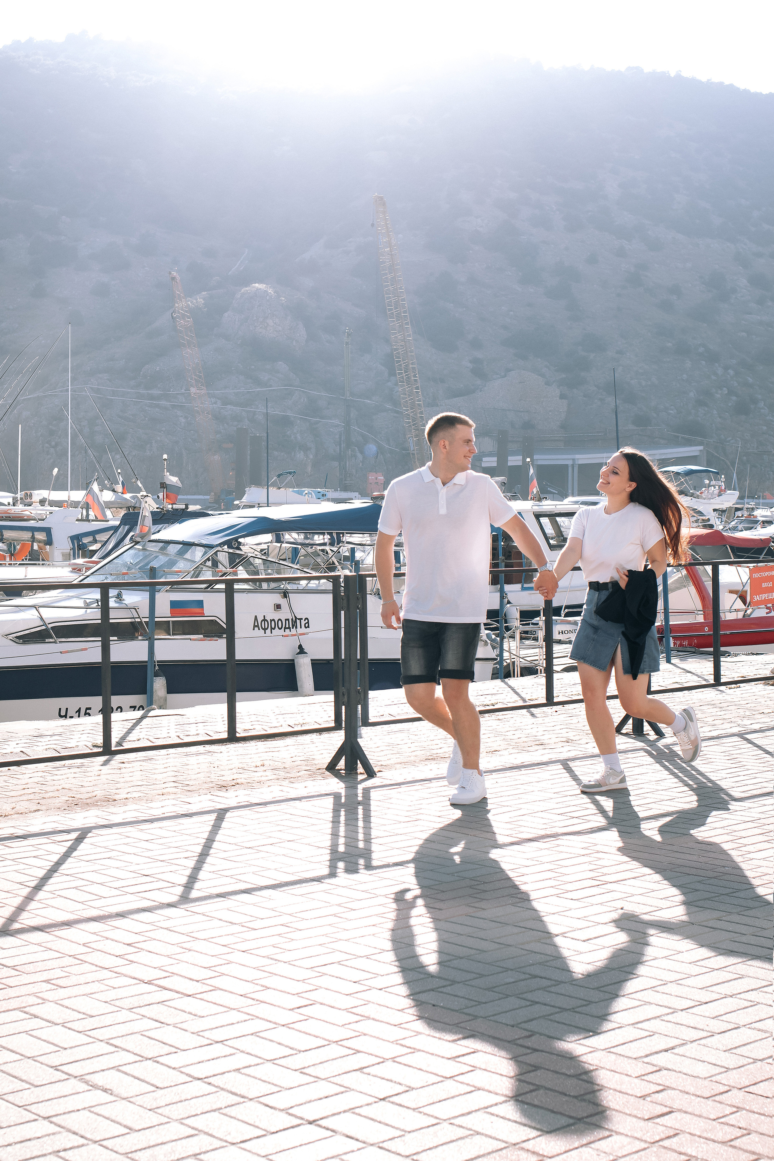 Таня и Женя. Прогулка в Балаклаве. Главная