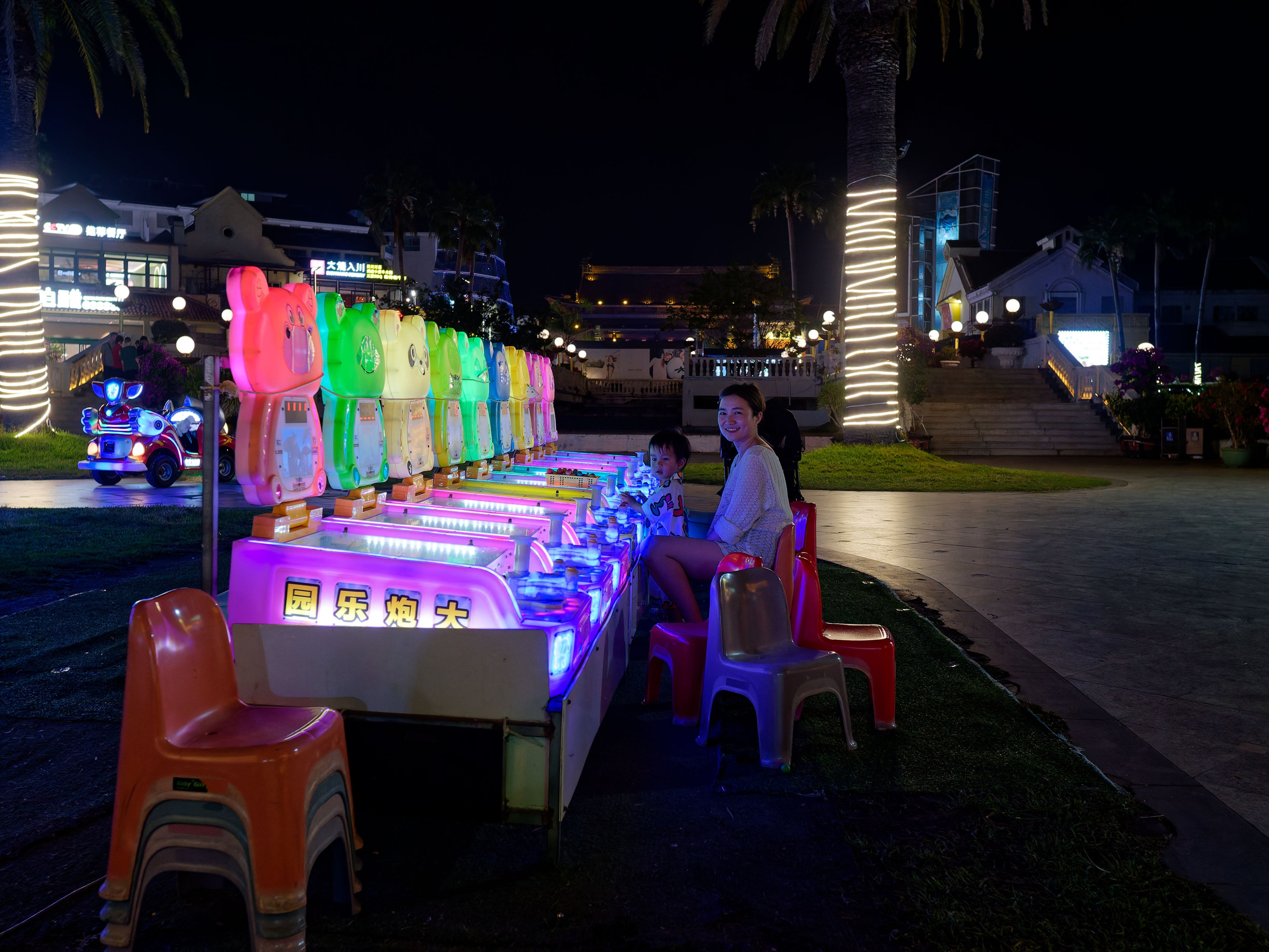 Хайнань 2026, Большой ночной базар в Ялунване. Фотопрогулки по Миру