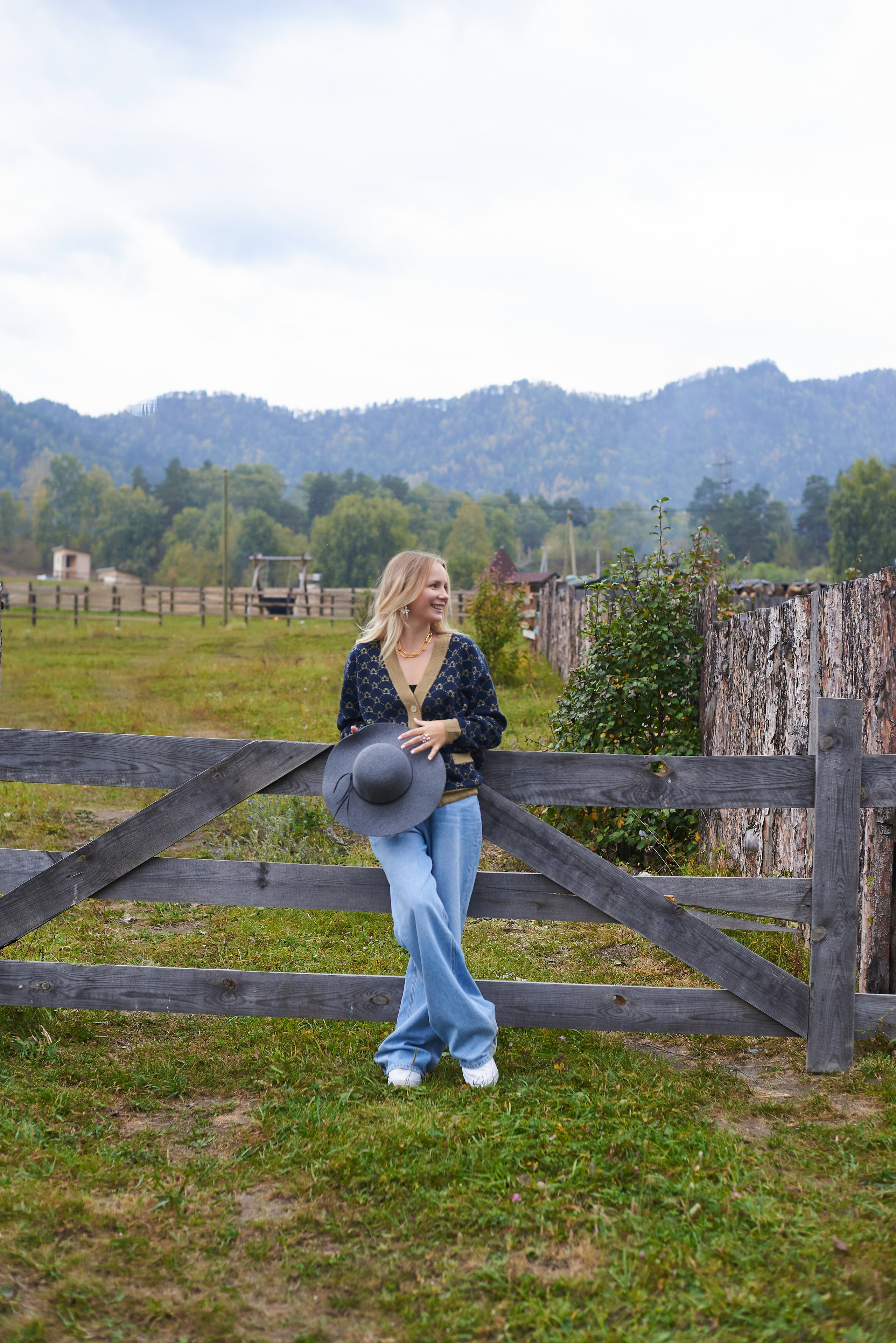 Для контента одежды. Семейный фотограф в Барнауле, Горный Алтай, Заринск, Алейск