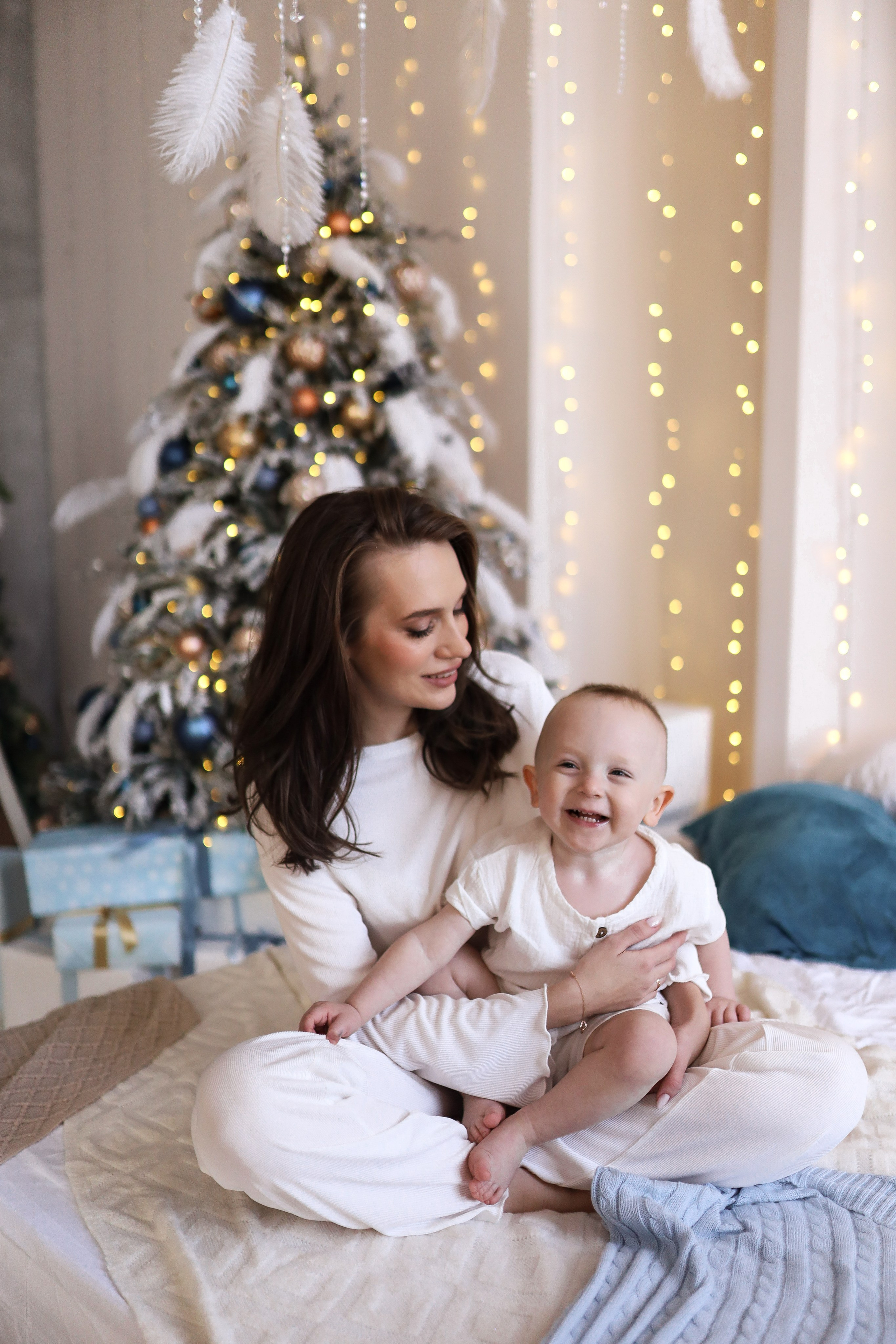 Семейная съёмка белый зал. ФОТОГРАФ ХАБАРОВСК АНАСТАСИЯ РАЧЕНКОВА