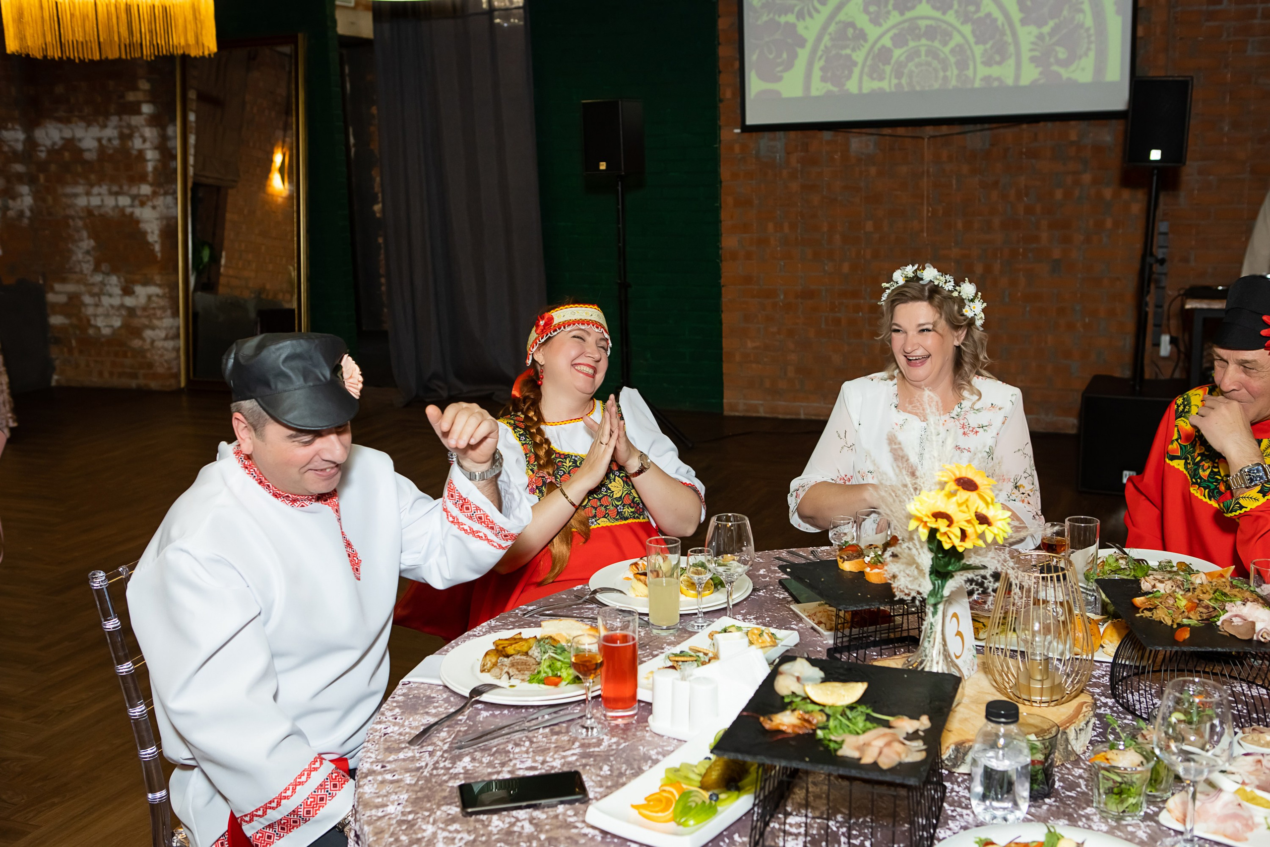 День Рождения в Food Factory. Репортажный и семейный фотограф в Новосибирске Елена Каменева