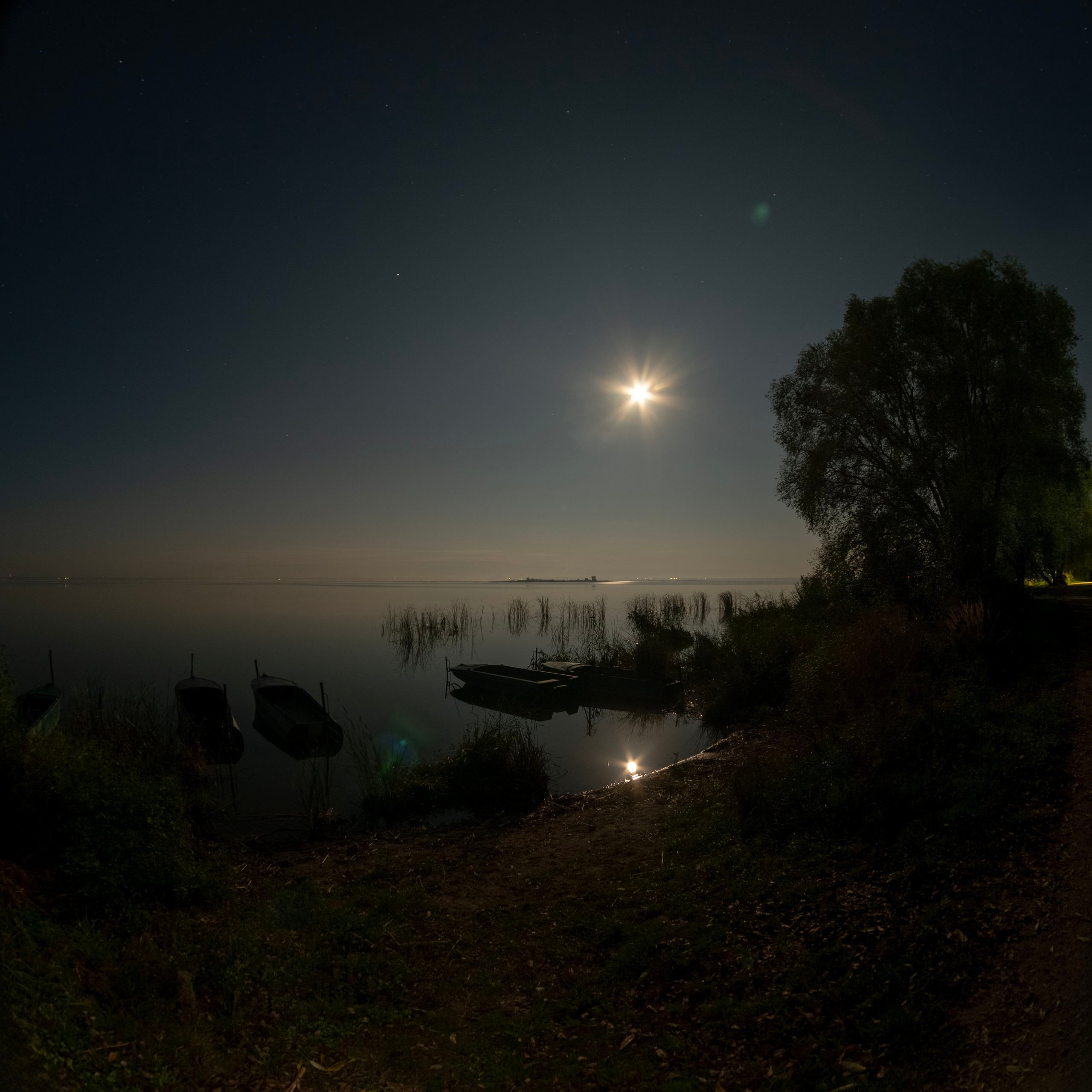 Луна над Нерой