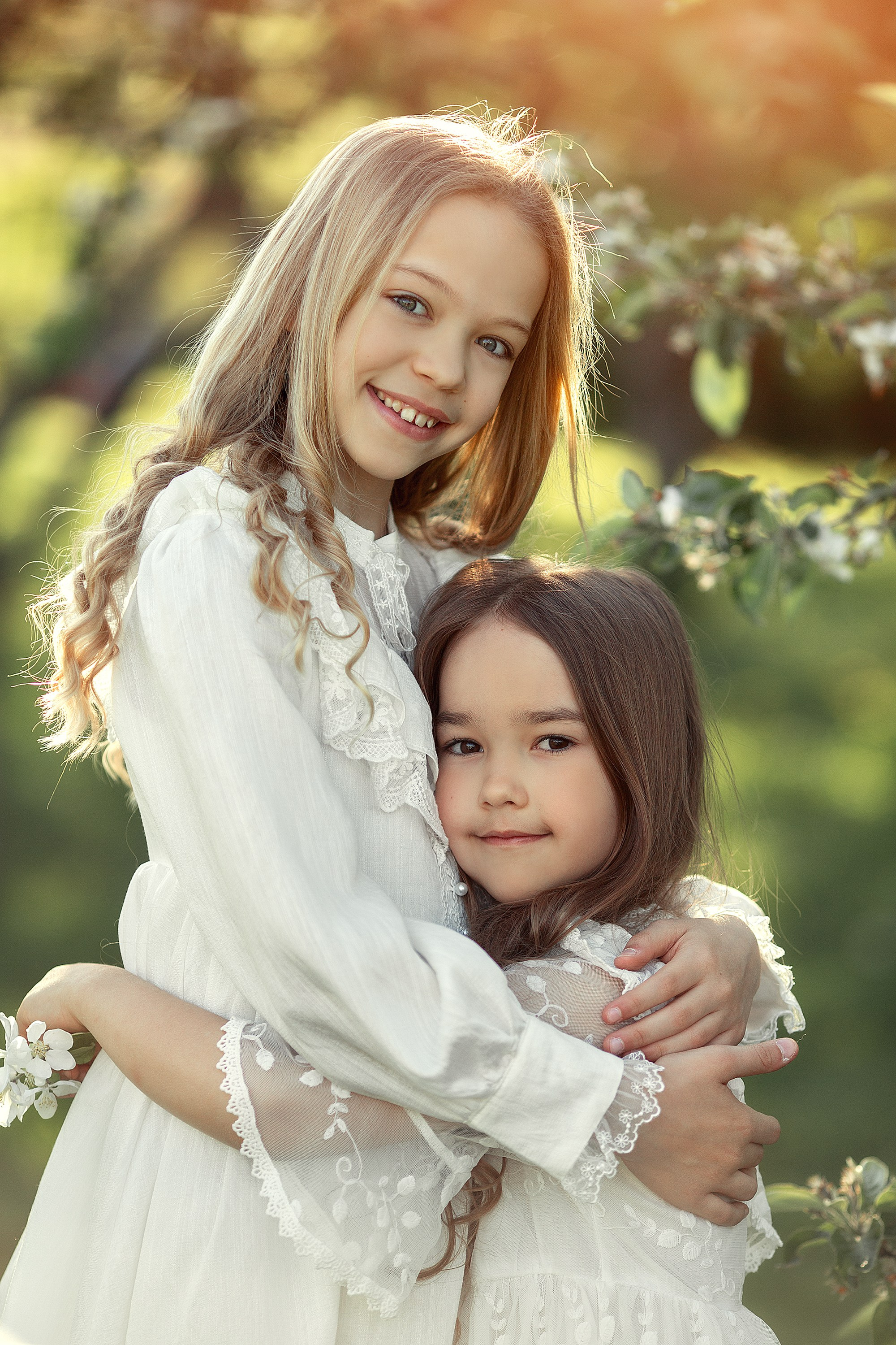 Нежнейшая семейная съемка в белом цветении. Tatyana Nadezhdina Family photographer