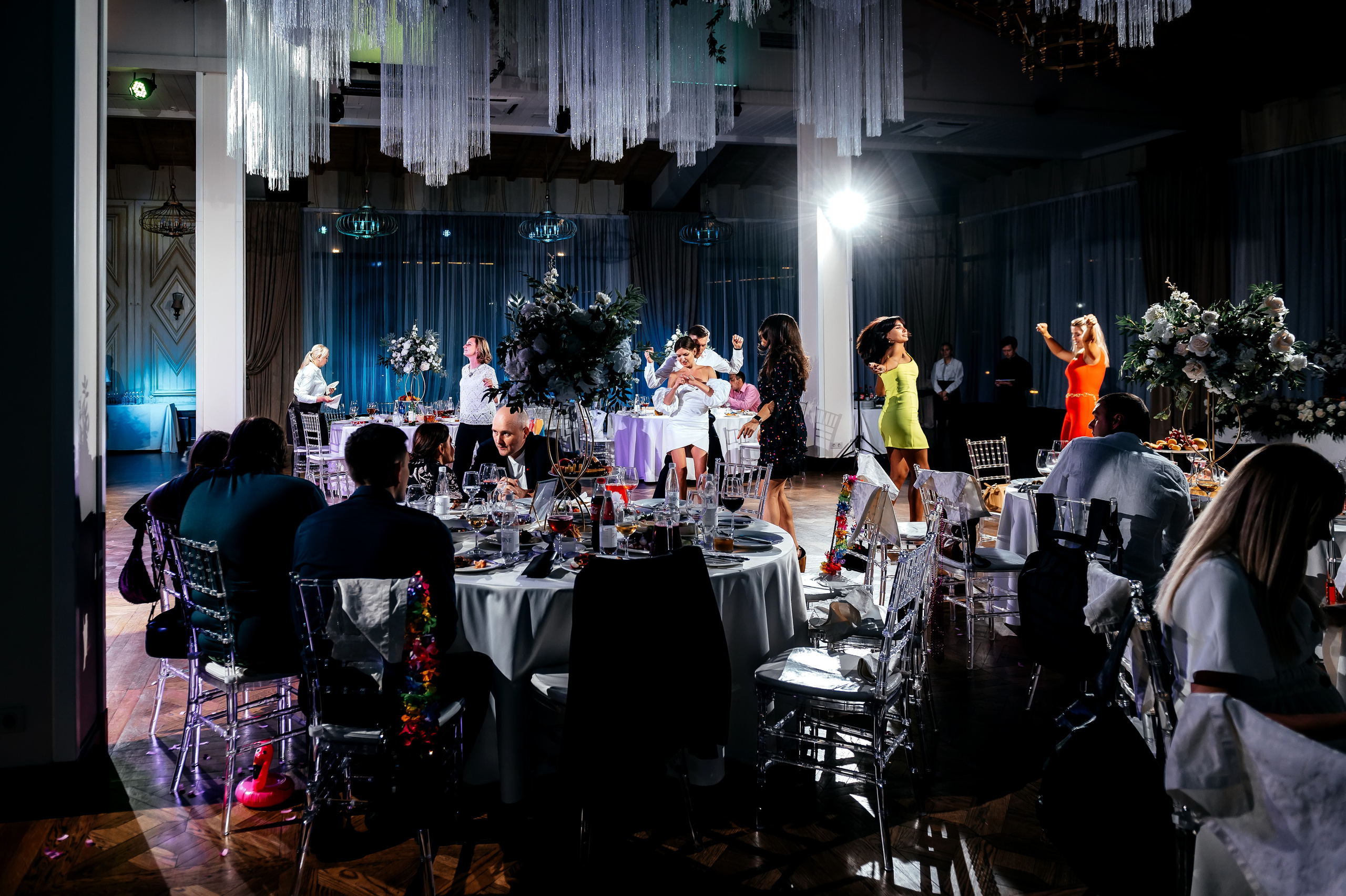 Роскошная свадьба с утром в Marriott Imperial Plaza, регистрацией в Москва-сити и завершением в Артилэнде. Свадебный и семейный фотограф Виктория Носачёва. Щелково, Москва и МО