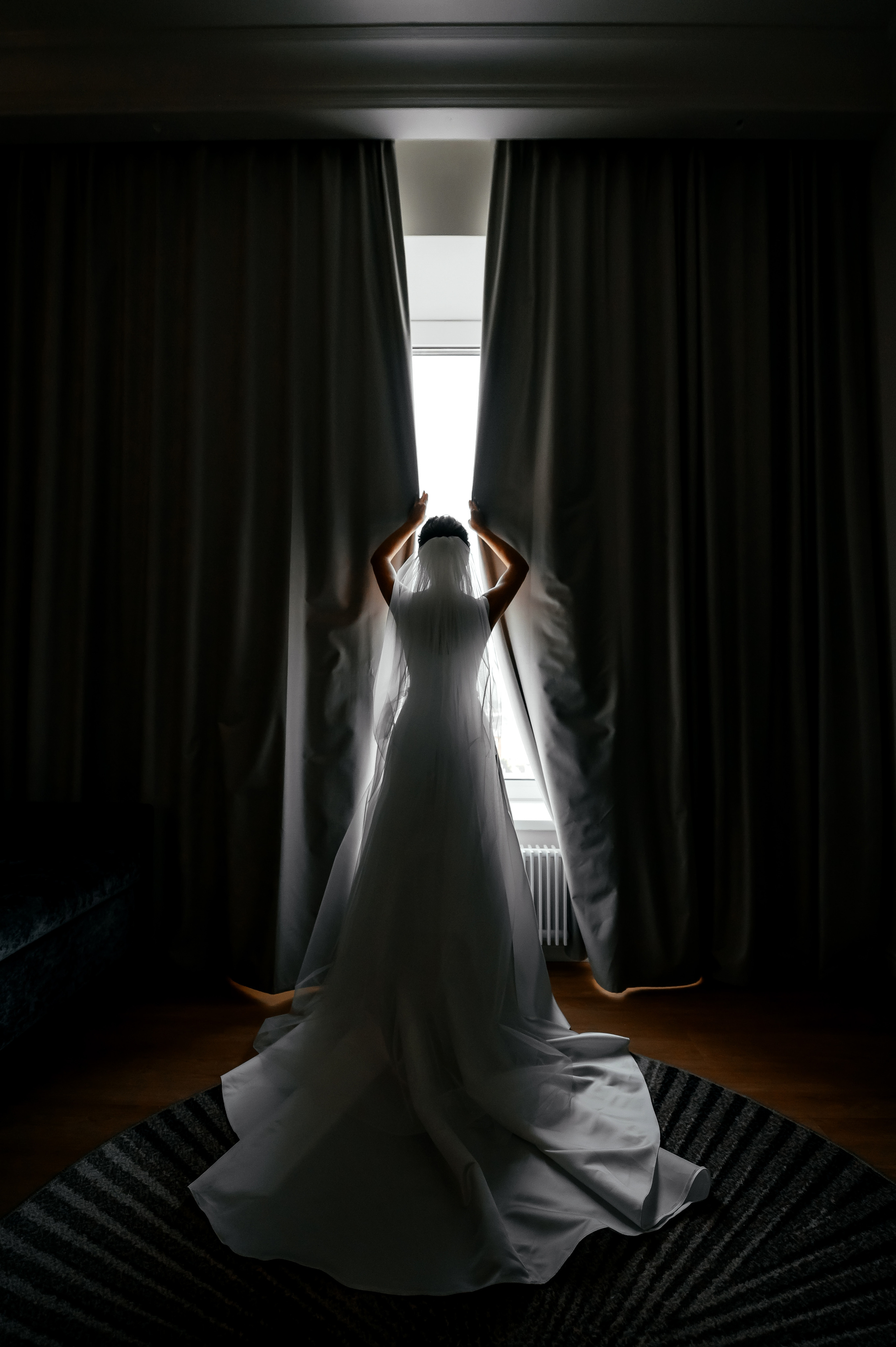 Роскошная свадьба с утром в Marriott Imperial Plaza, регистрацией в Москва-сити и завершением в Артилэнде. Свадебный и семейный фотограф Виктория Носачёва. Щелково, Москва и МО