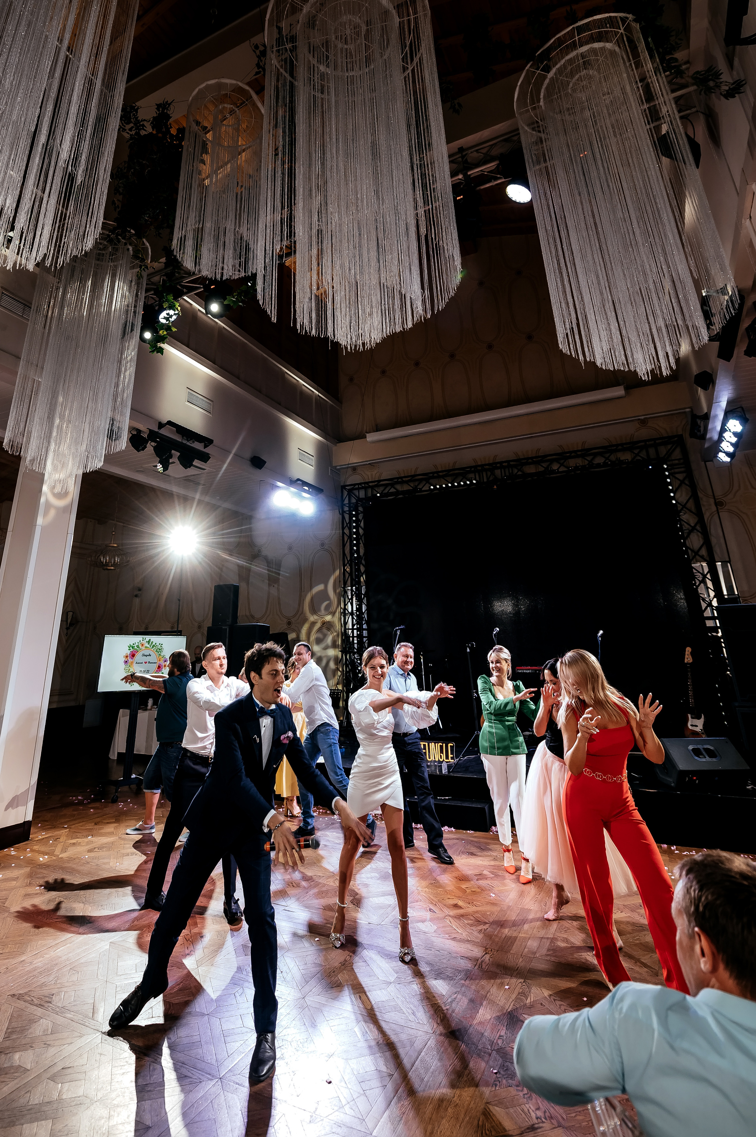 Роскошная свадьба с утром в Marriott Imperial Plaza, регистрацией в Москва-сити и завершением в Артилэнде. Свадебный и семейный фотограф Виктория Носачёва. Щелково, Москва и МО