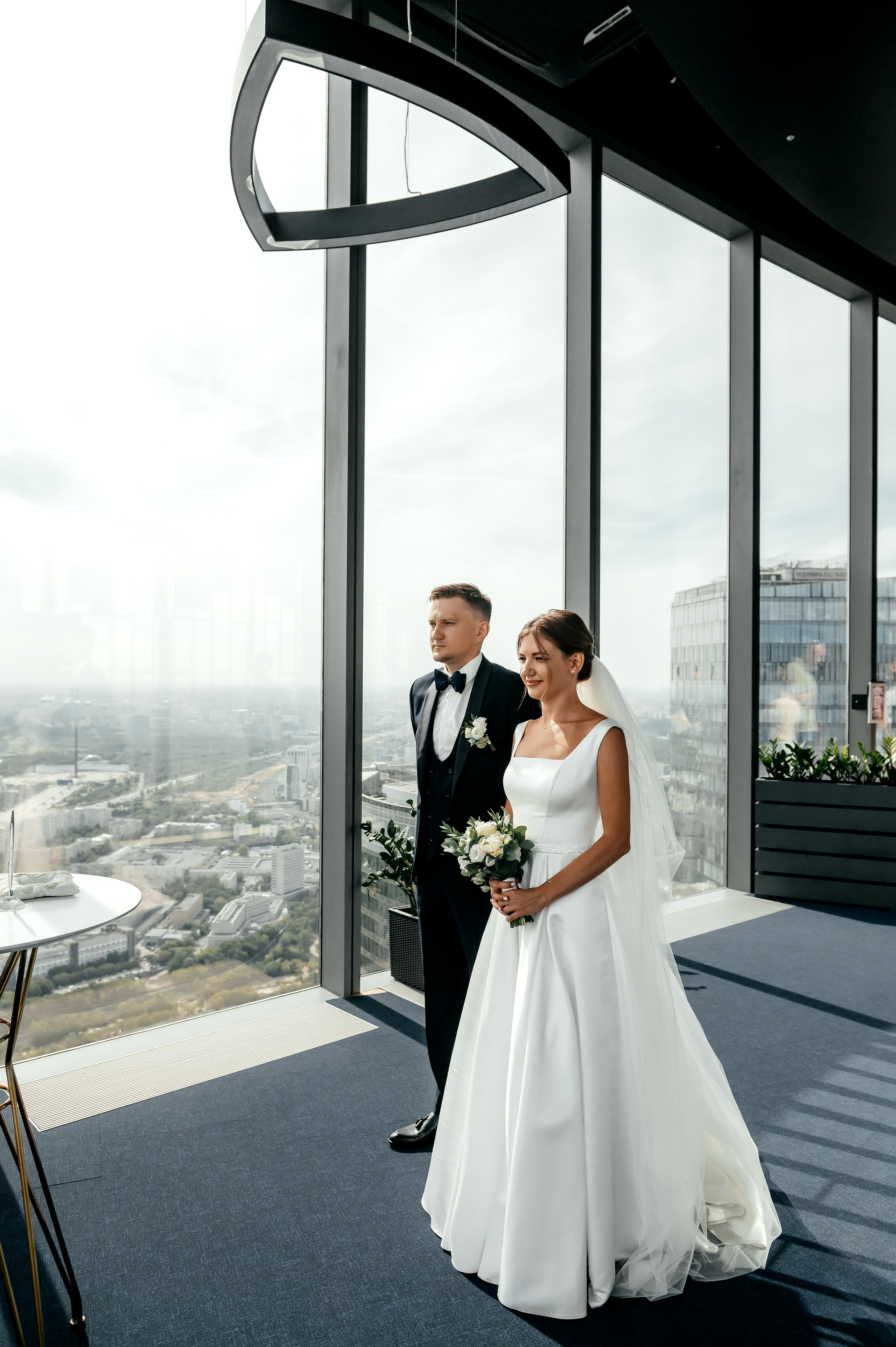 Роскошная свадьба с утром в Marriott Imperial Plaza, регистрацией в Москва-сити и завершением в Артилэнде. Свадебный и семейный фотограф Виктория Носачёва. Щелково, Москва и МО