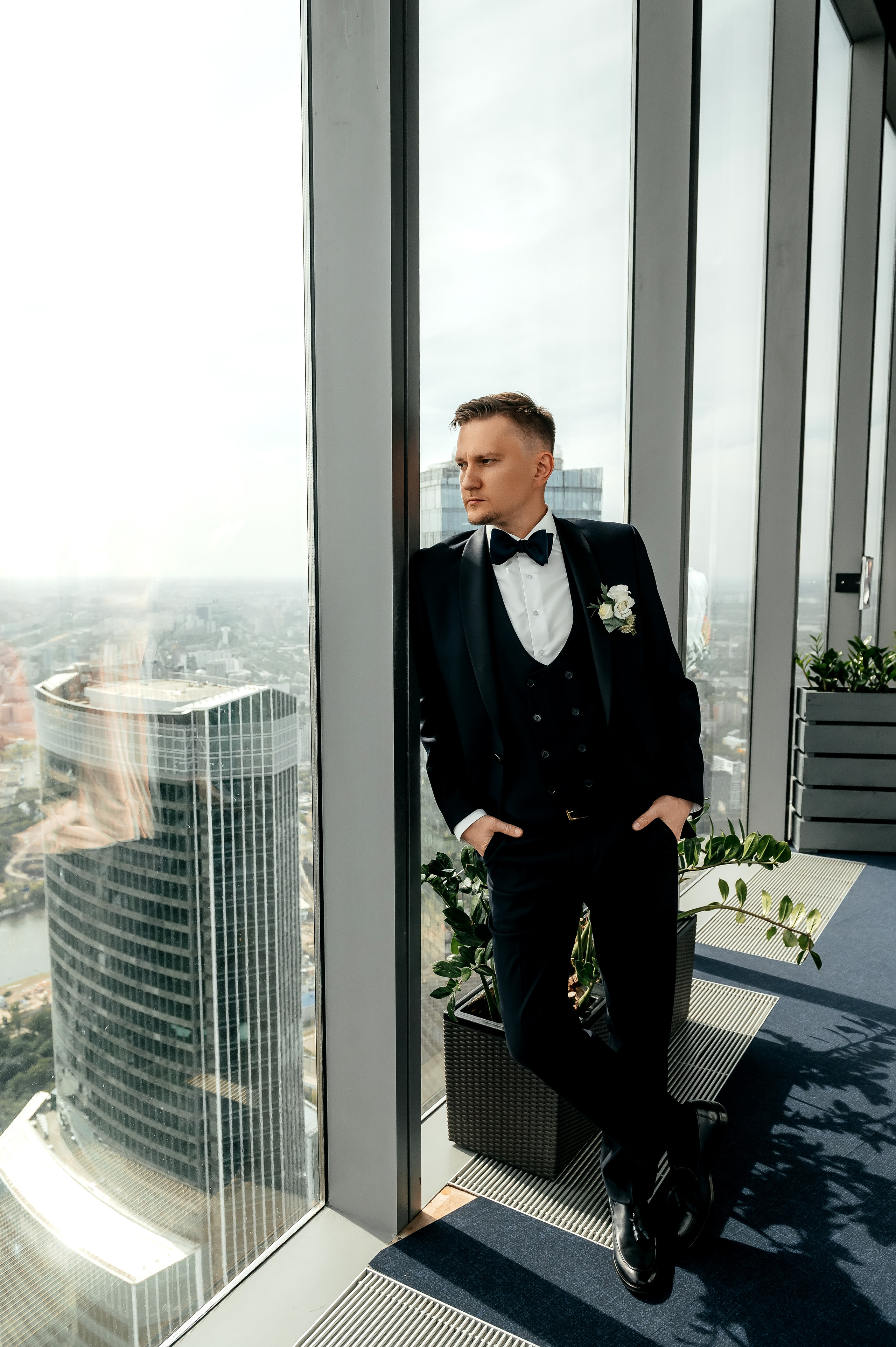 Роскошная свадьба с утром в Marriott Imperial Plaza, регистрацией в Москва-сити и завершением в Артилэнде. Свадебный и семейный фотограф Виктория Носачёва. Щелково, Москва и МО