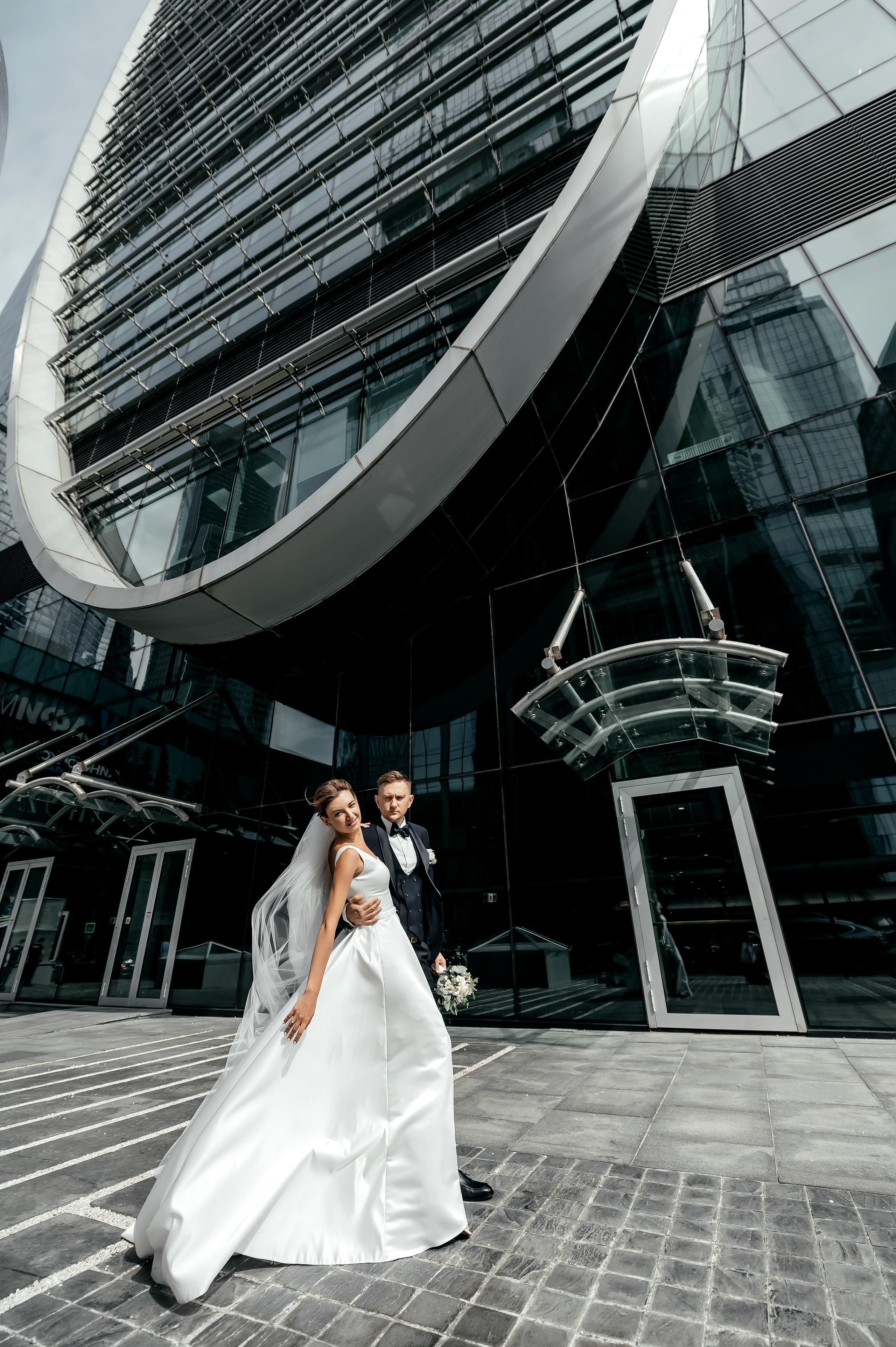 Роскошная свадьба с утром в Marriott Imperial Plaza, регистрацией в Москва-сити и завершением в Артилэнде. Свадебный и семейный фотограф Виктория Носачёва. Щелково, Москва и МО