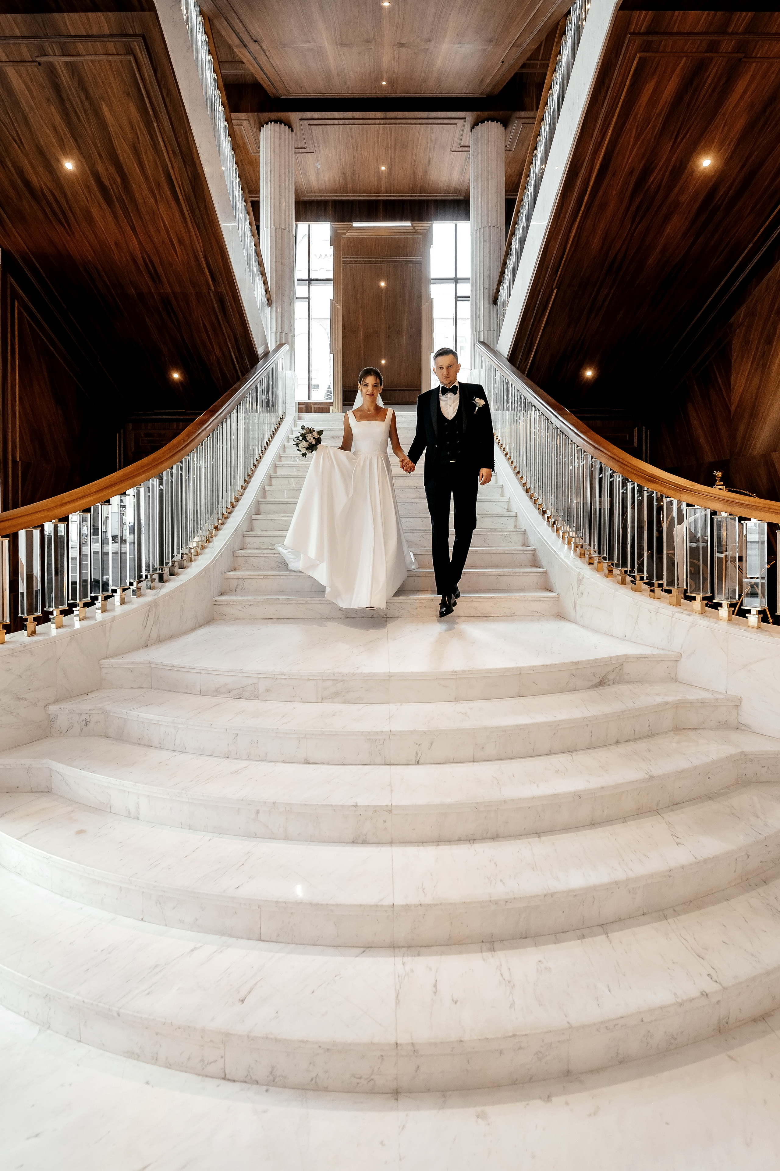 Роскошная свадьба с утром в Marriott Imperial Plaza, регистрацией в Москва-сити и завершением в Артилэнде. Свадебный и семейный фотограф Виктория Носачёва. Щелково, Москва и МО