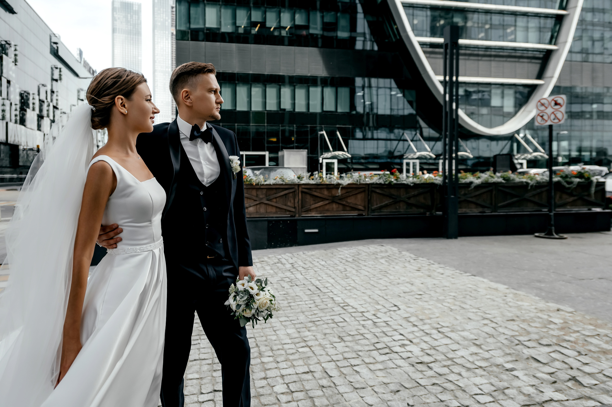 Роскошная свадьба с утром в Marriott Imperial Plaza, регистрацией в Москва-сити и завершением в Артилэнде. Свадебный и семейный фотограф Виктория Носачёва. Щелково, Москва и МО