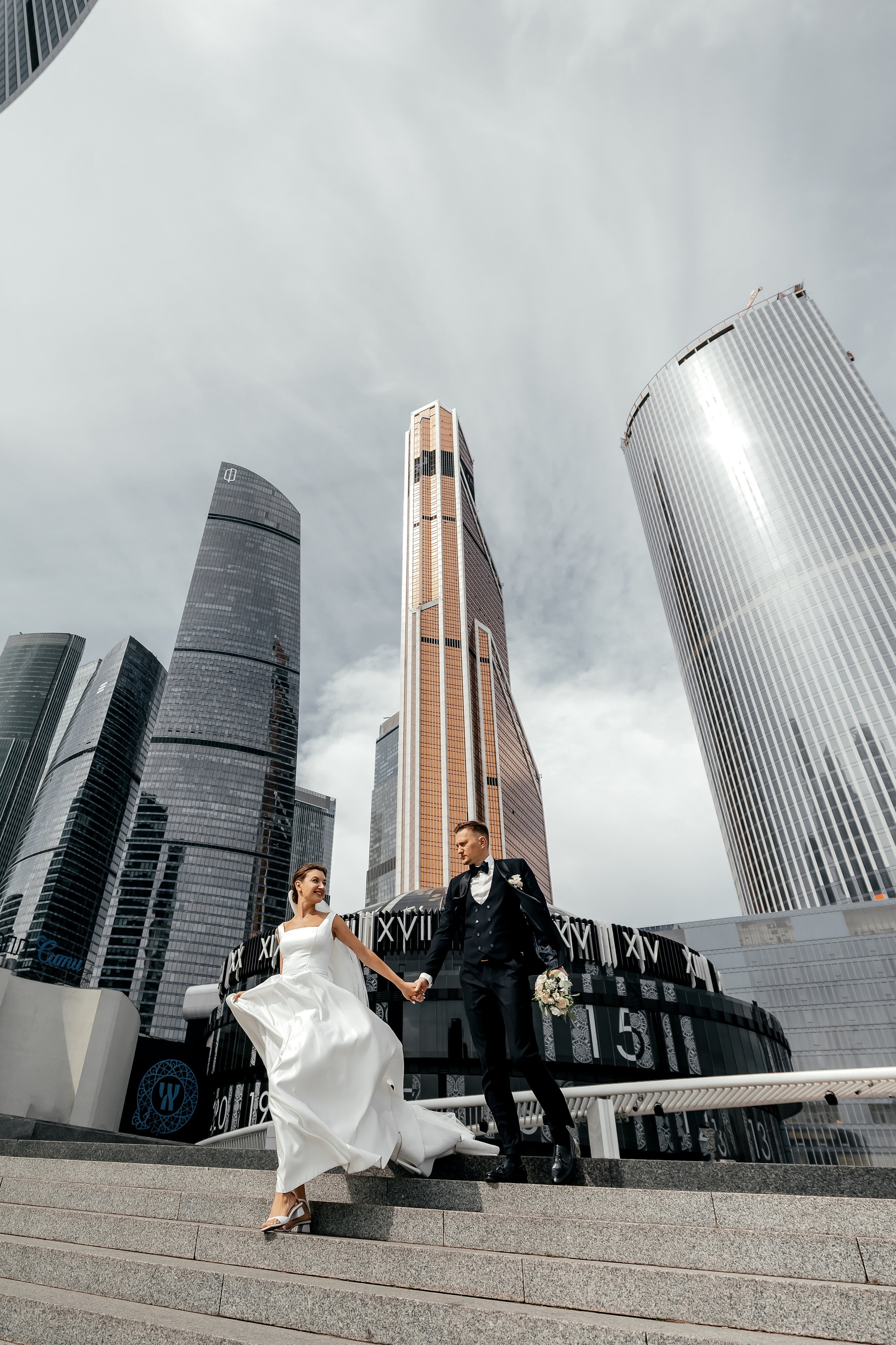 Роскошная свадьба с утром в Marriott Imperial Plaza, регистрацией в Москва-сити и завершением в Артилэнде. Свадебный и семейный фотограф Виктория Носачёва. Щелково, Москва и МО