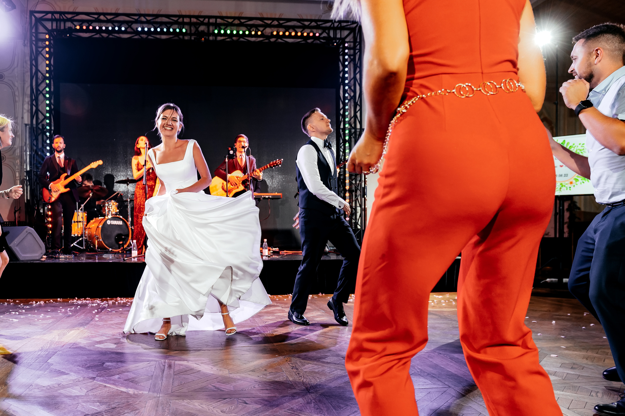 Роскошная свадьба с утром в Marriott Imperial Plaza, регистрацией в Москва-сити и завершением в Артилэнде. Свадебный и семейный фотограф Виктория Носачёва. Щелково, Москва и МО