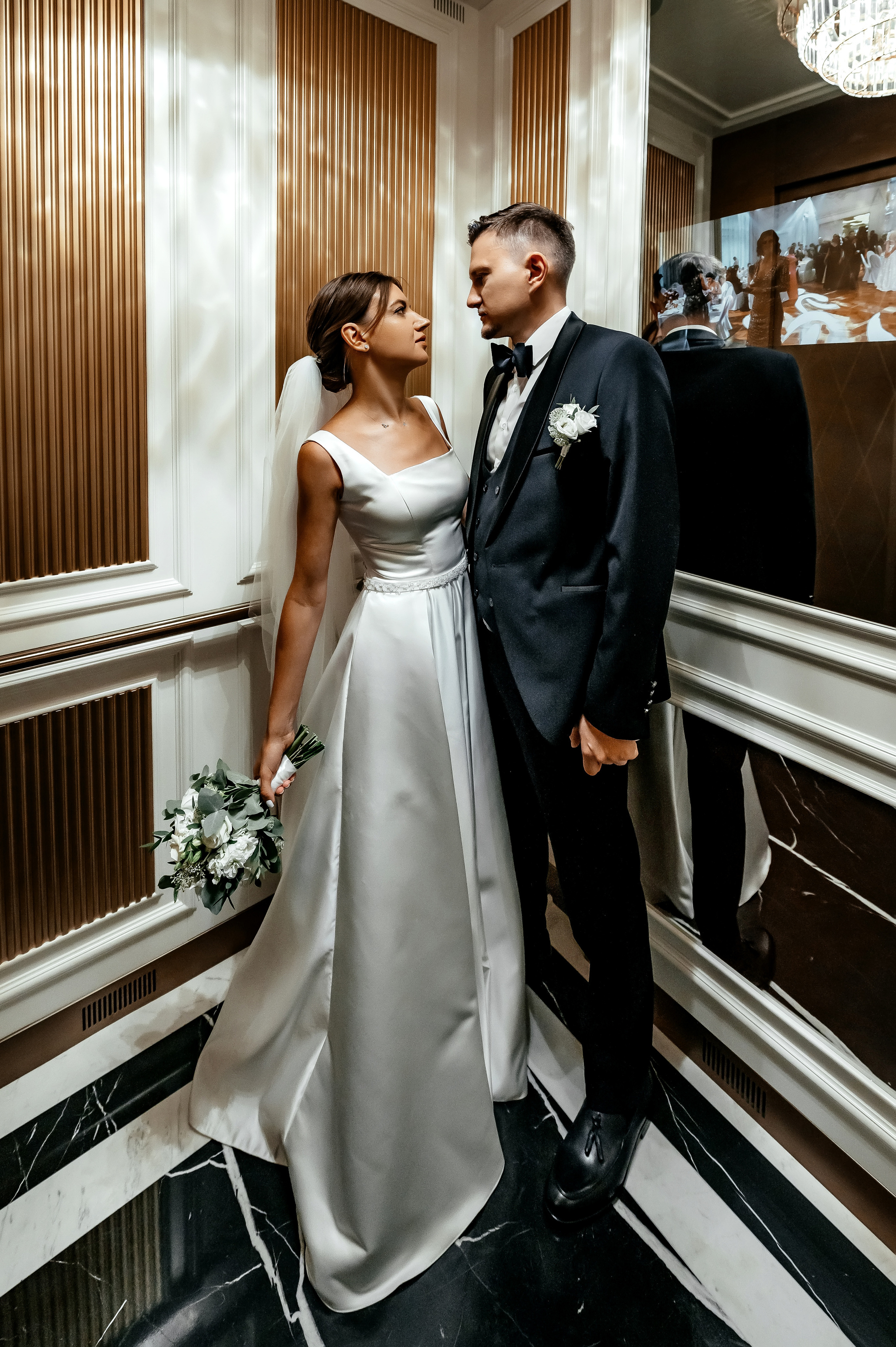 Роскошная свадьба с утром в Marriott Imperial Plaza, регистрацией в Москва-сити и завершением в Артилэнде. Свадебный и семейный фотограф Виктория Носачёва. Щелково, Москва и МО