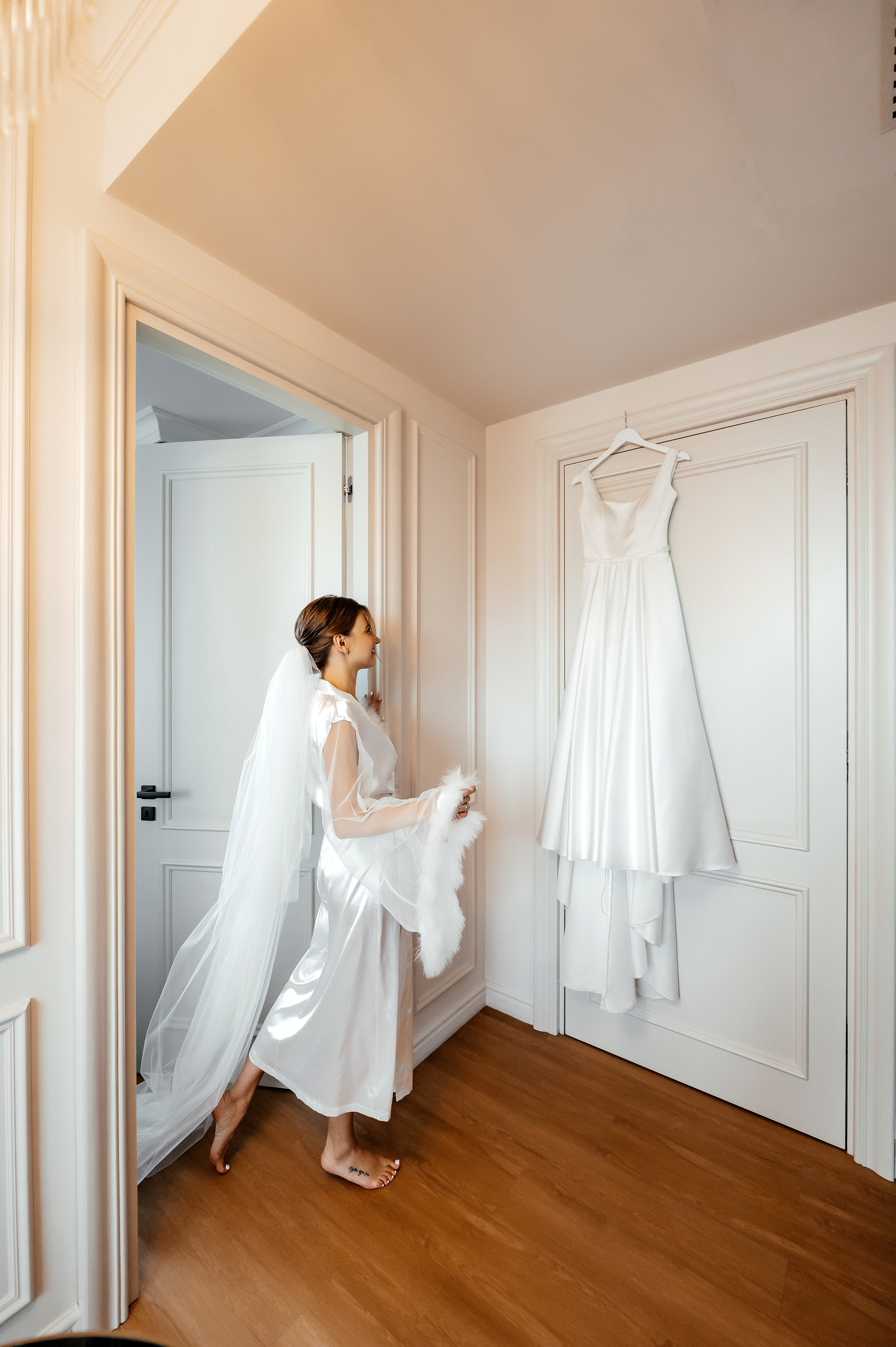 Роскошная свадьба с утром в Marriott Imperial Plaza, регистрацией в Москва-сити и завершением в Артилэнде. Свадебный и семейный фотограф Виктория Носачёва. Щелково, Москва и МО