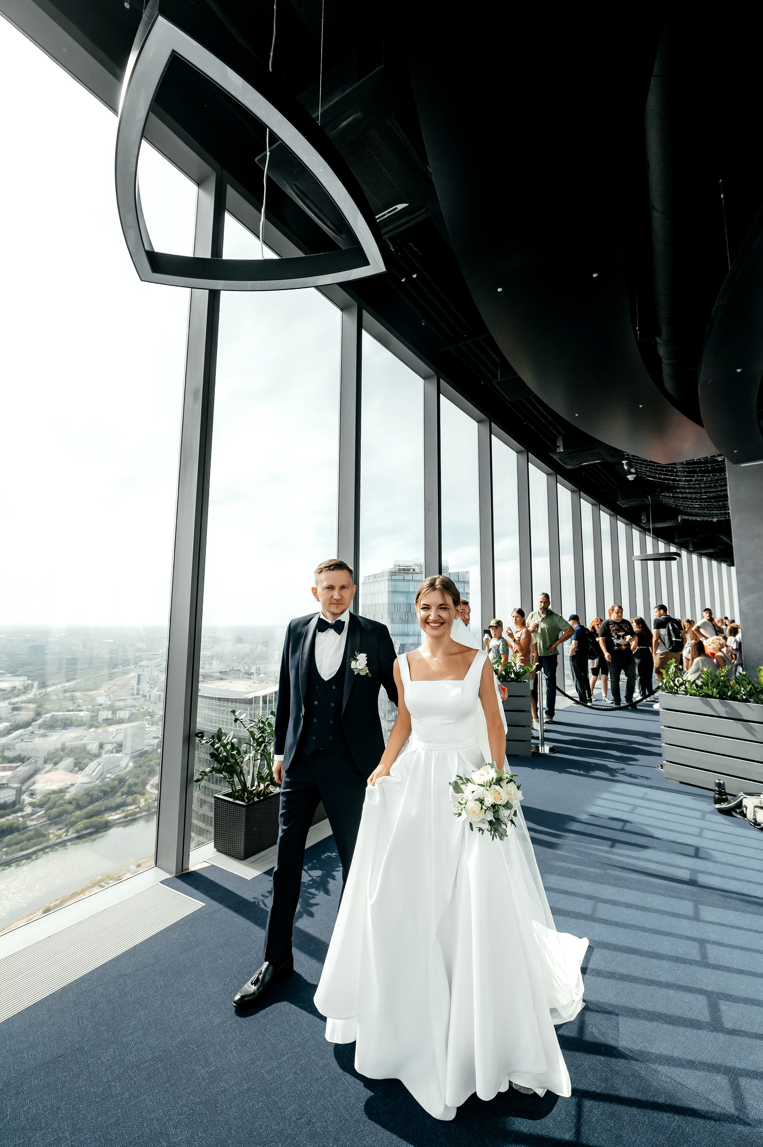 Роскошная свадьба с утром в Marriott Imperial Plaza, регистрацией в Москва-сити и завершением в Артилэнде. Свадебный и семейный фотограф Виктория Носачёва. Щелково, Москва и МО