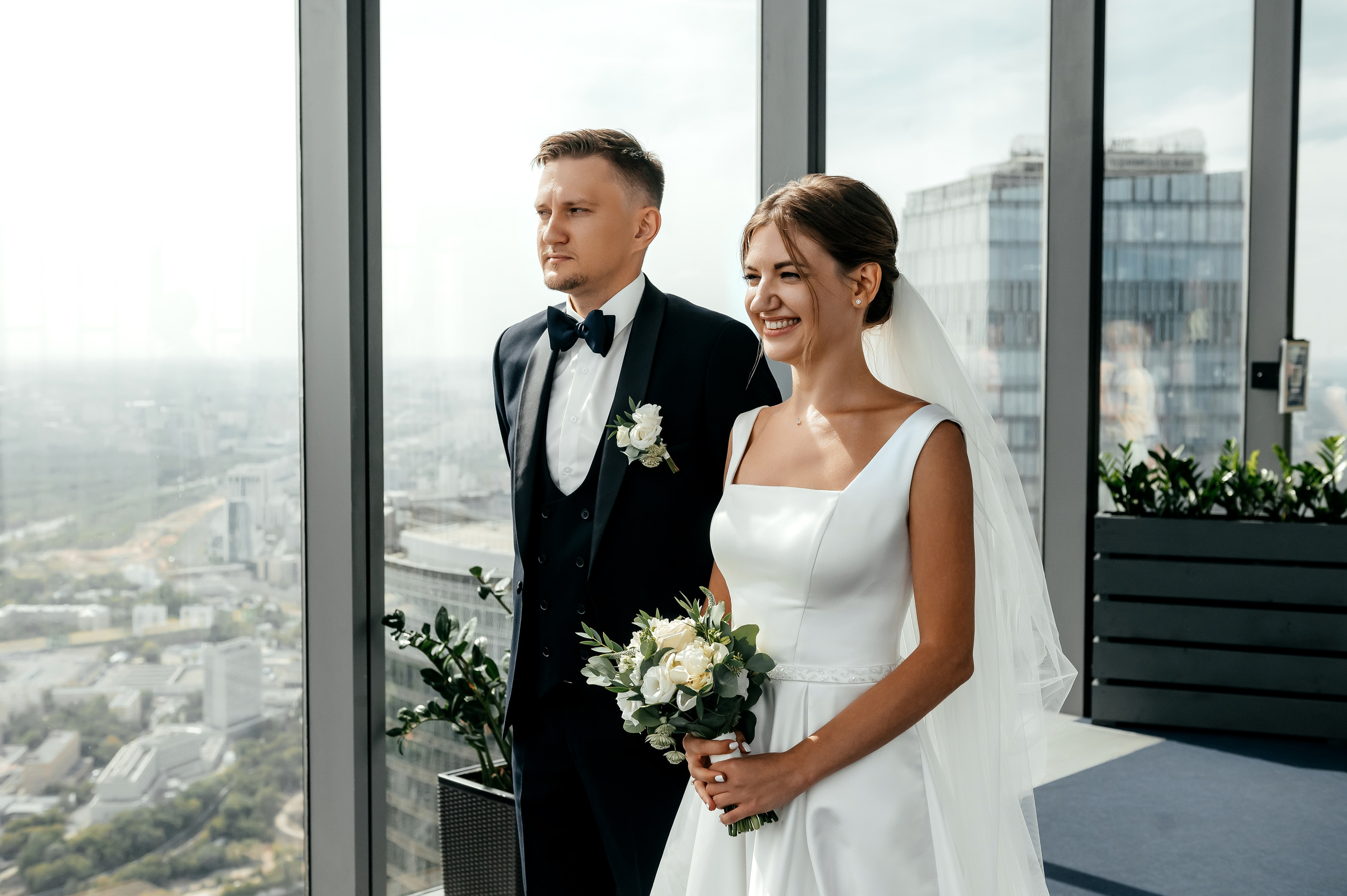 Роскошная свадьба с утром в Marriott Imperial Plaza, регистрацией в Москва-сити и завершением в Артилэнде. Свадебный и семейный фотограф Виктория Носачёва. Щелково, Москва и МО