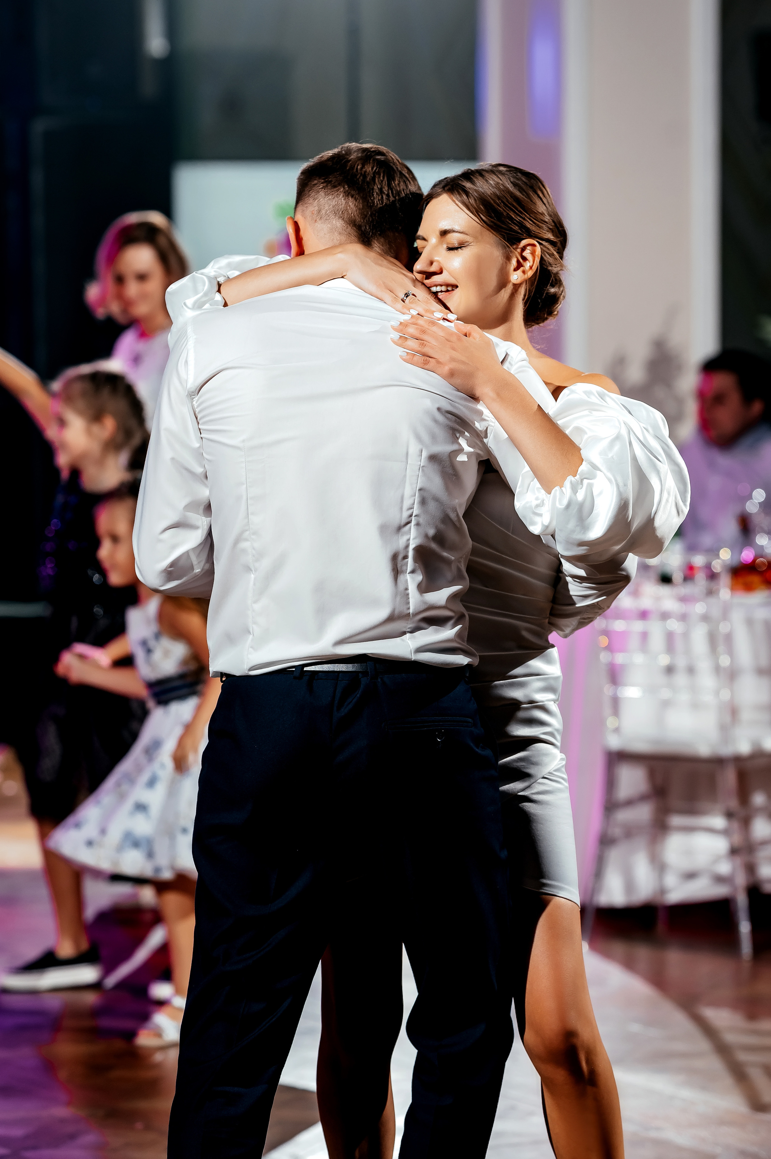 Роскошная свадьба с утром в Marriott Imperial Plaza, регистрацией в Москва-сити и завершением в Артилэнде. Свадебный и семейный фотограф Виктория Носачёва. Щелково, Москва и МО