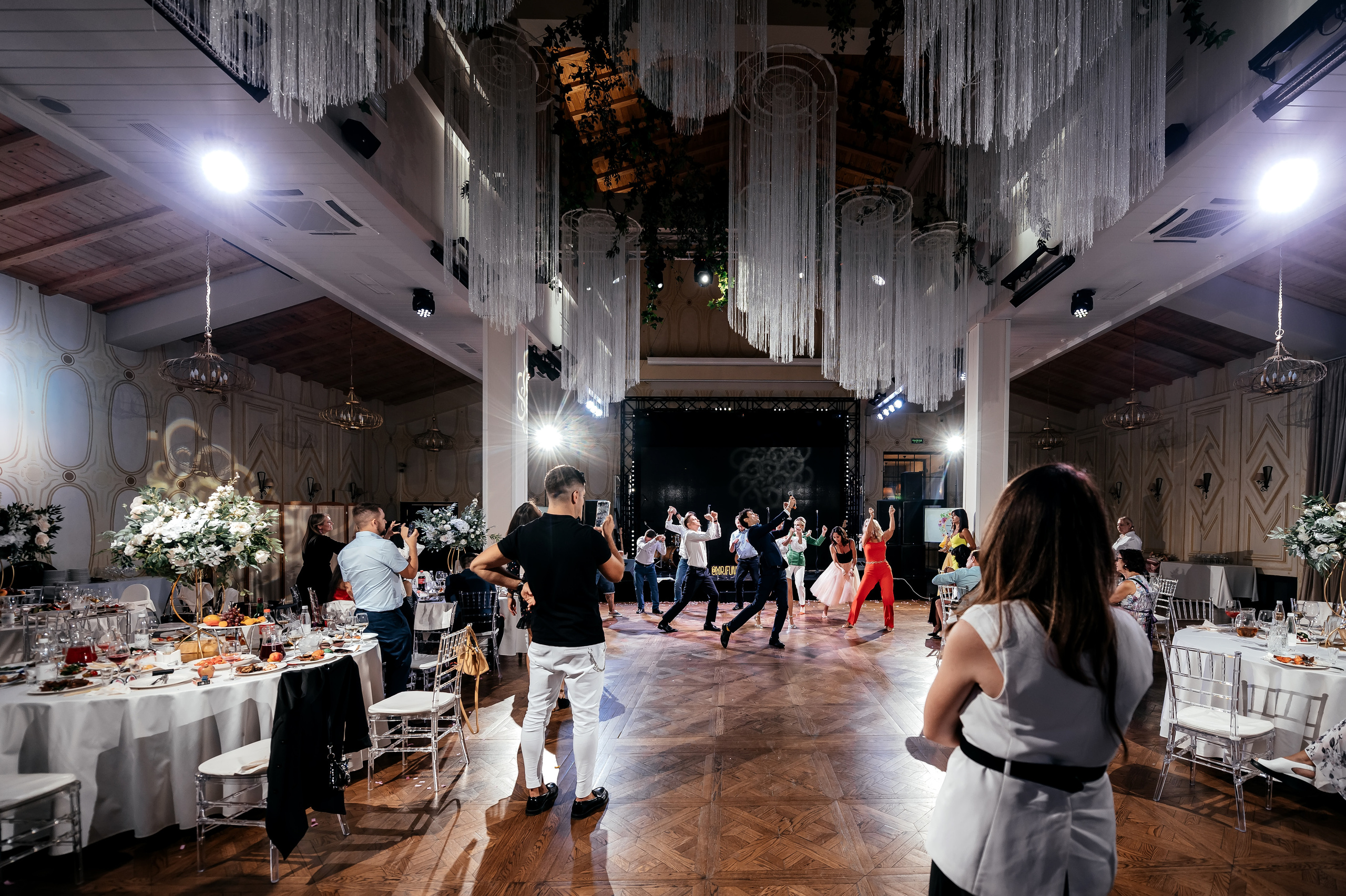 Роскошная свадьба с утром в Marriott Imperial Plaza, регистрацией в Москва-сити и завершением в Артилэнде. Свадебный и семейный фотограф Виктория Носачёва. Щелково, Москва и МО