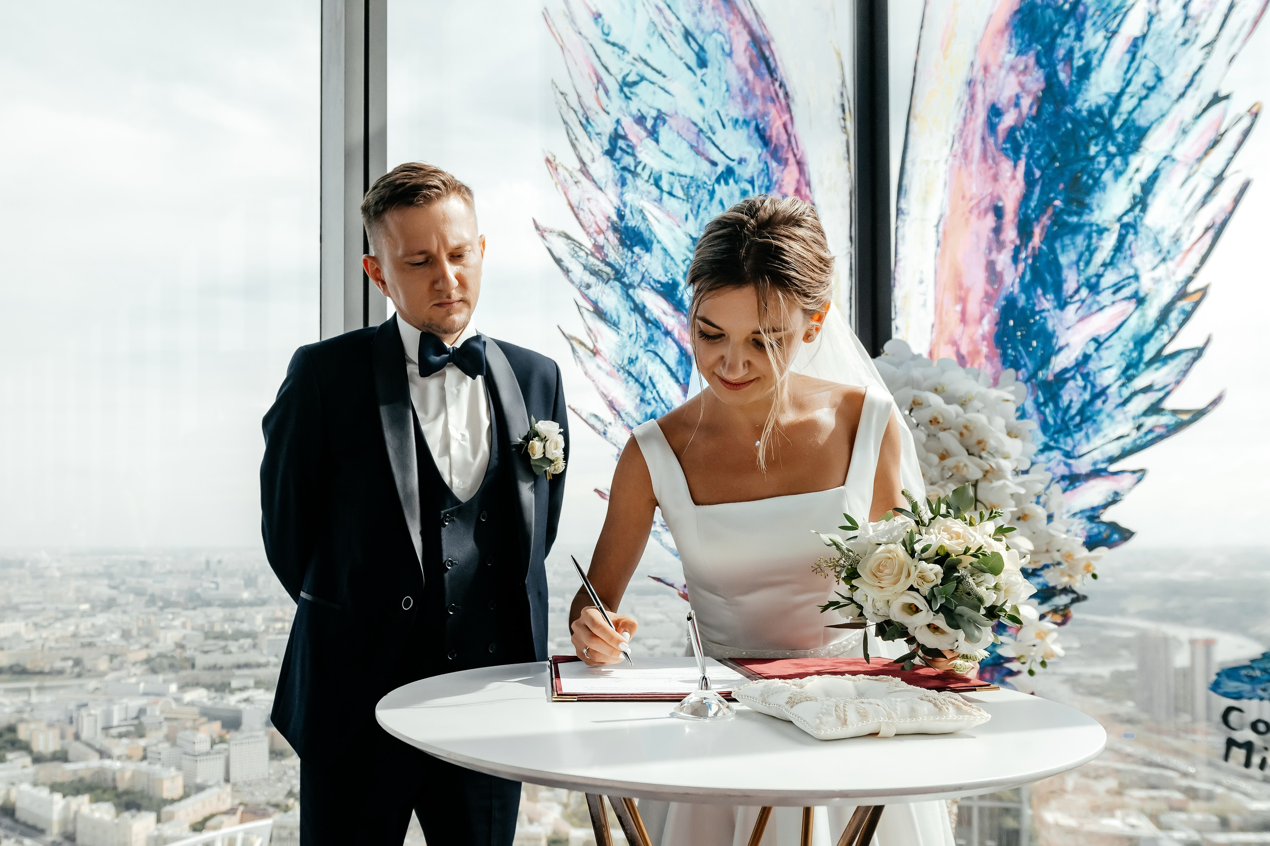 Роскошная свадьба с утром в Marriott Imperial Plaza, регистрацией в Москва-сити и завершением в Артилэнде. Свадебный и семейный фотограф Виктория Носачёва. Щелково, Москва и МО