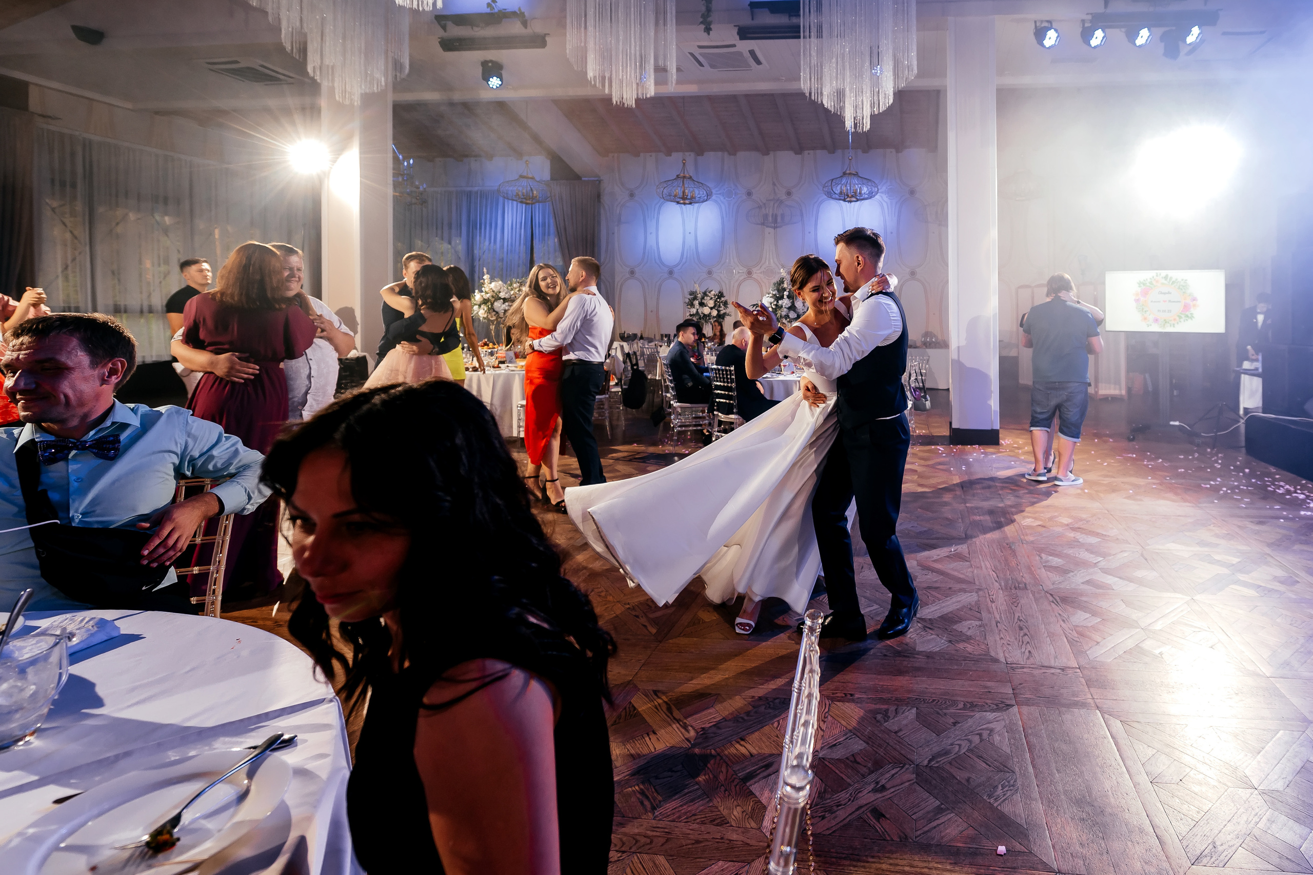 Роскошная свадьба с утром в Marriott Imperial Plaza, регистрацией в Москва-сити и завершением в Артилэнде. Свадебный и семейный фотограф Виктория Носачёва. Щелково, Москва и МО