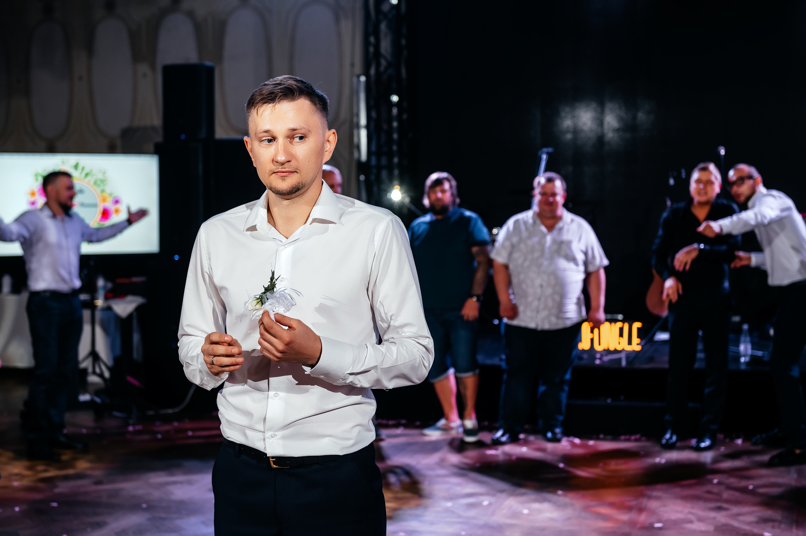 Роскошная свадьба с утром в Marriott Imperial Plaza, регистрацией в Москва-сити и завершением в Артилэнде. Свадебный и семейный фотограф Виктория Носачёва. Щелково, Москва и МО