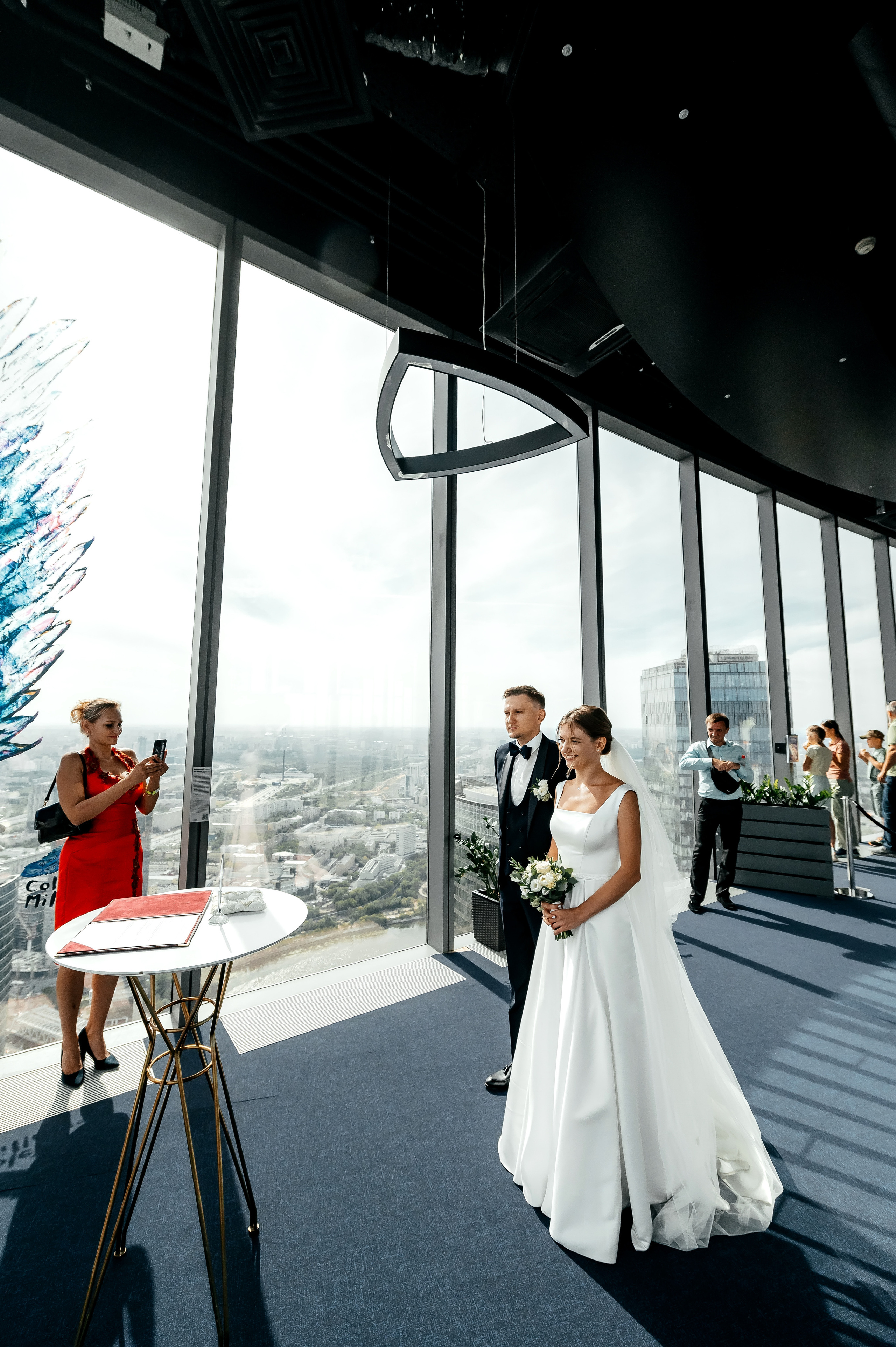 Роскошная свадьба с утром в Marriott Imperial Plaza, регистрацией в Москва-сити и завершением в Артилэнде. Свадебный и семейный фотограф Виктория Носачёва. Щелково, Москва и МО