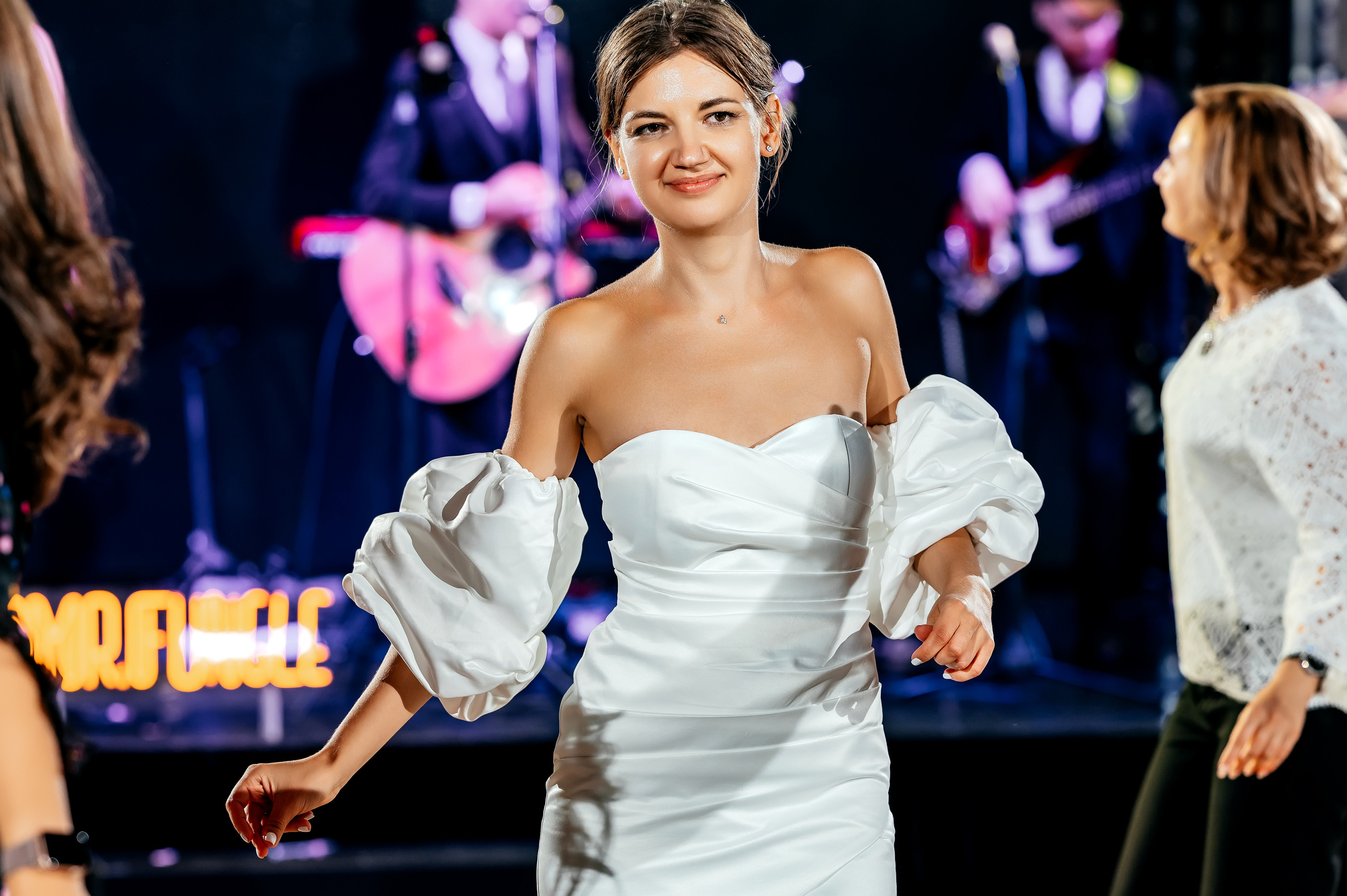 Роскошная свадьба с утром в Marriott Imperial Plaza, регистрацией в Москва-сити и завершением в Артилэнде. Свадебный и семейный фотограф Виктория Носачёва. Щелково, Москва и МО