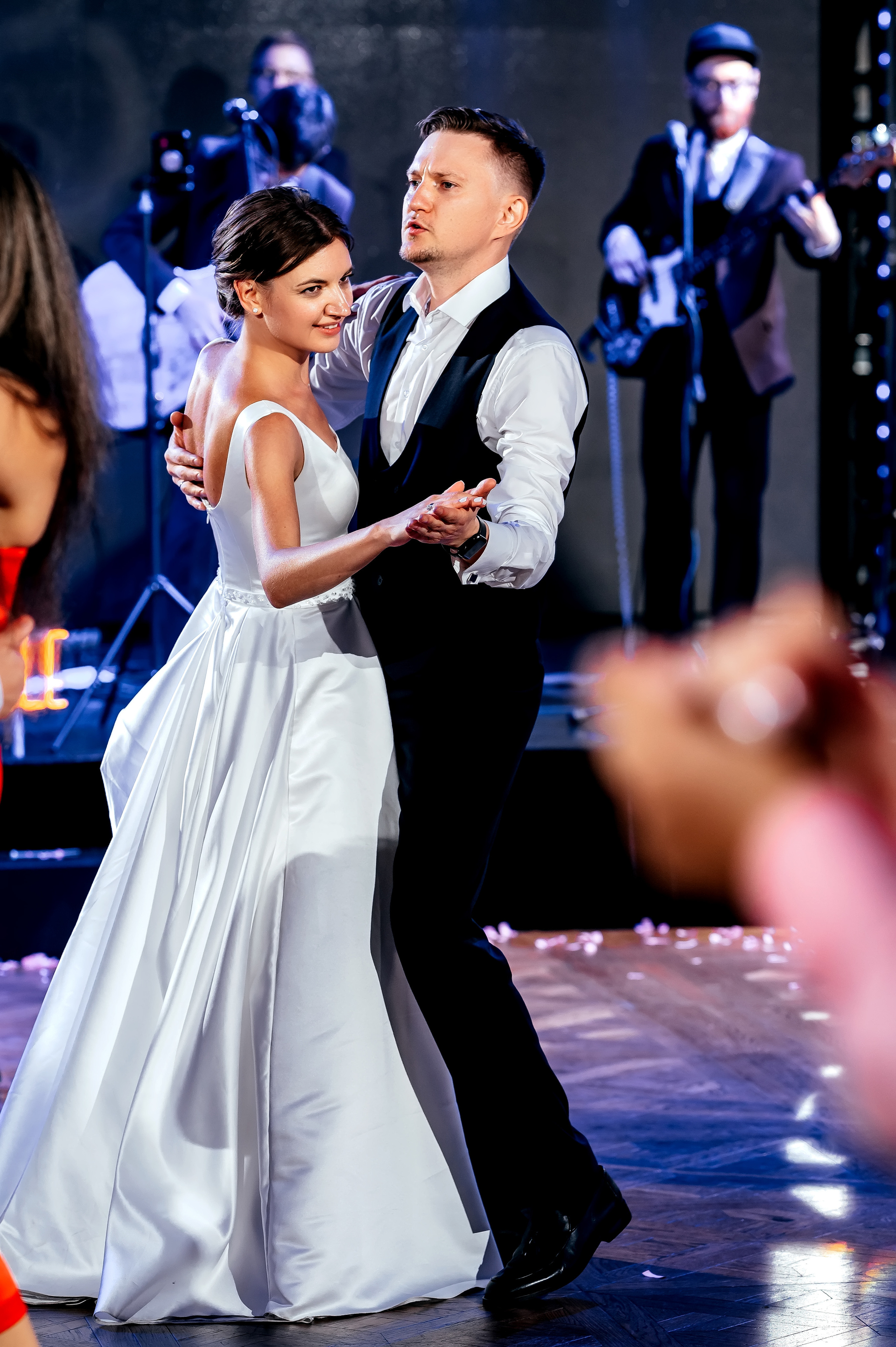 Роскошная свадьба с утром в Marriott Imperial Plaza, регистрацией в Москва-сити и завершением в Артилэнде. Свадебный и семейный фотограф Виктория Носачёва. Щелково, Москва и МО