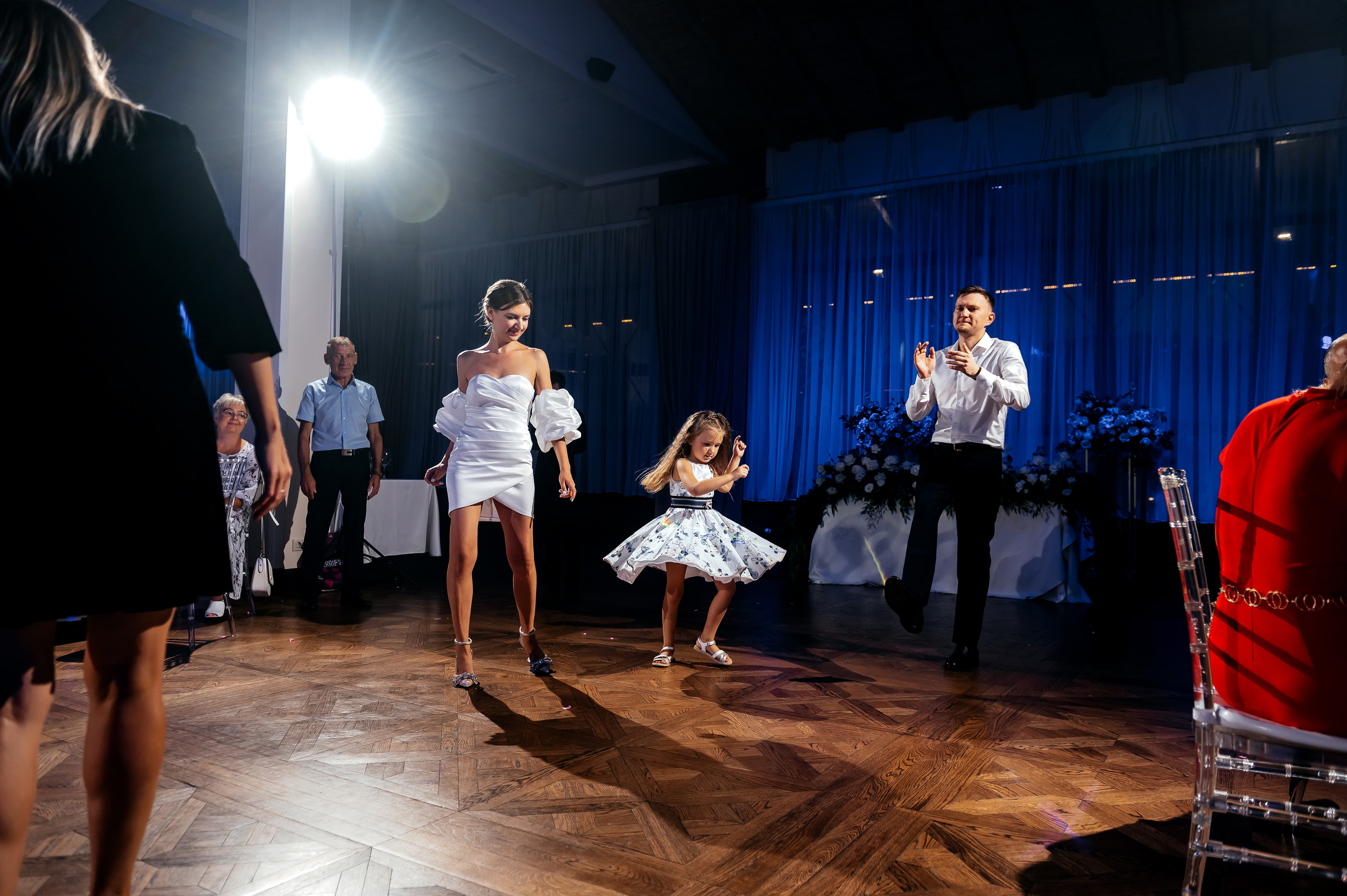 Роскошная свадьба с утром в Marriott Imperial Plaza, регистрацией в Москва-сити и завершением в Артилэнде. Свадебный и семейный фотограф Виктория Носачёва. Щелково, Москва и МО