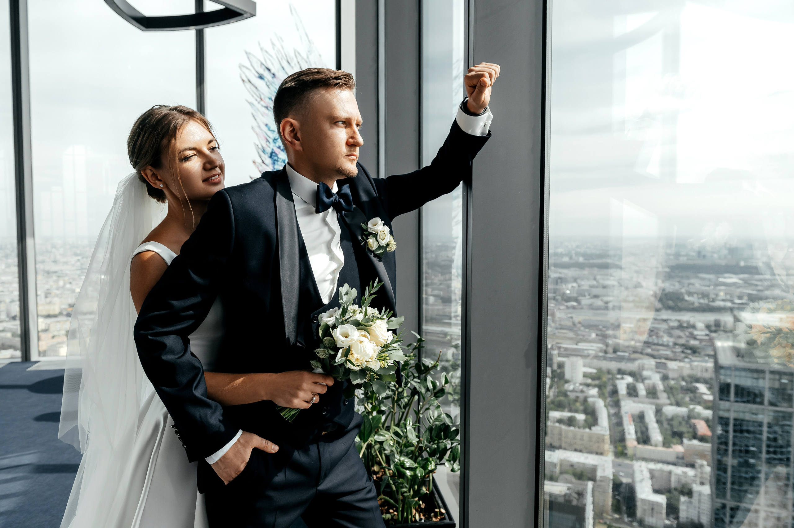 Роскошная свадьба с утром в Marriott Imperial Plaza, регистрацией в Москва-сити и завершением в Артилэнде. Свадебный и семейный фотограф Виктория Носачёва. Щелково, Москва и МО