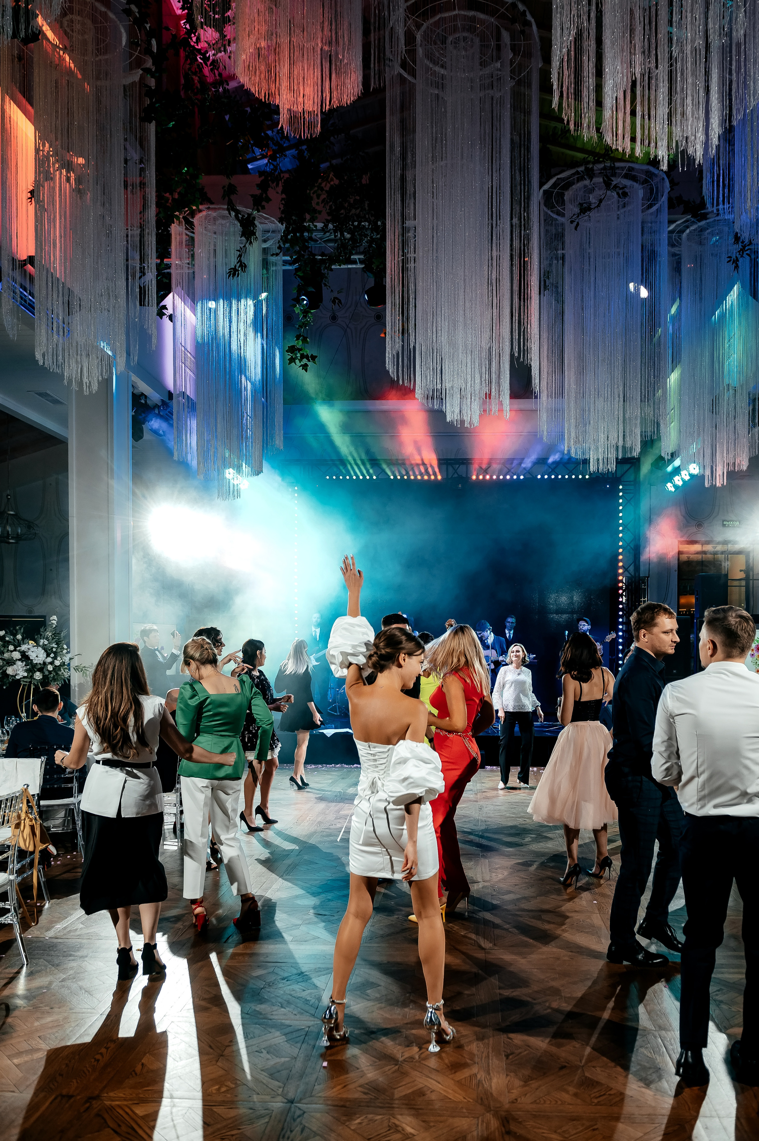 Роскошная свадьба с утром в Marriott Imperial Plaza, регистрацией в Москва-сити и завершением в Артилэнде. Свадебный и семейный фотограф Виктория Носачёва. Щелково, Москва и МО