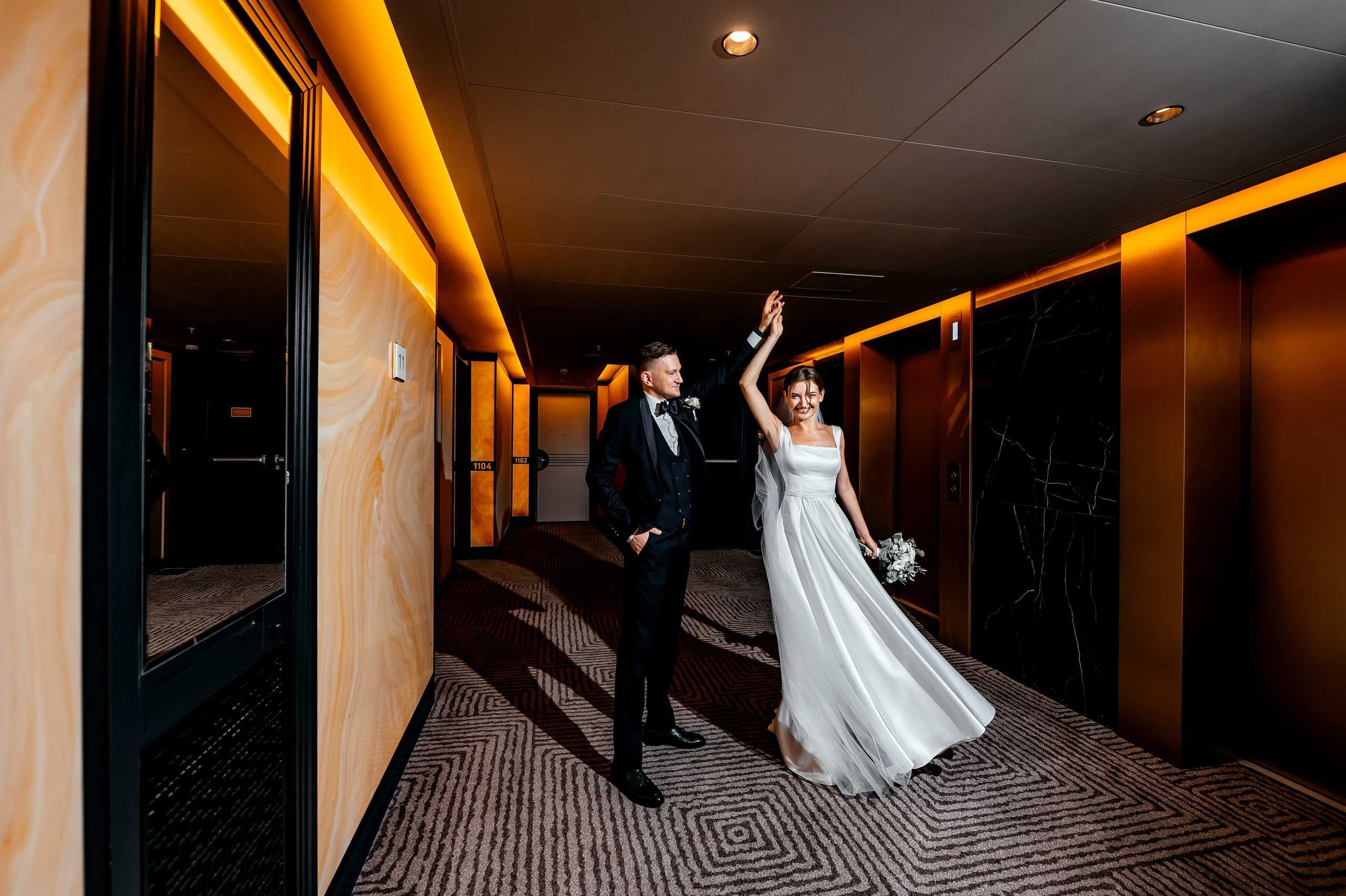 Роскошная свадьба с утром в Marriott Imperial Plaza, регистрацией в Москва-сити и завершением в Артилэнде. Свадебный и семейный фотограф Виктория Носачёва. Щелково, Москва и МО