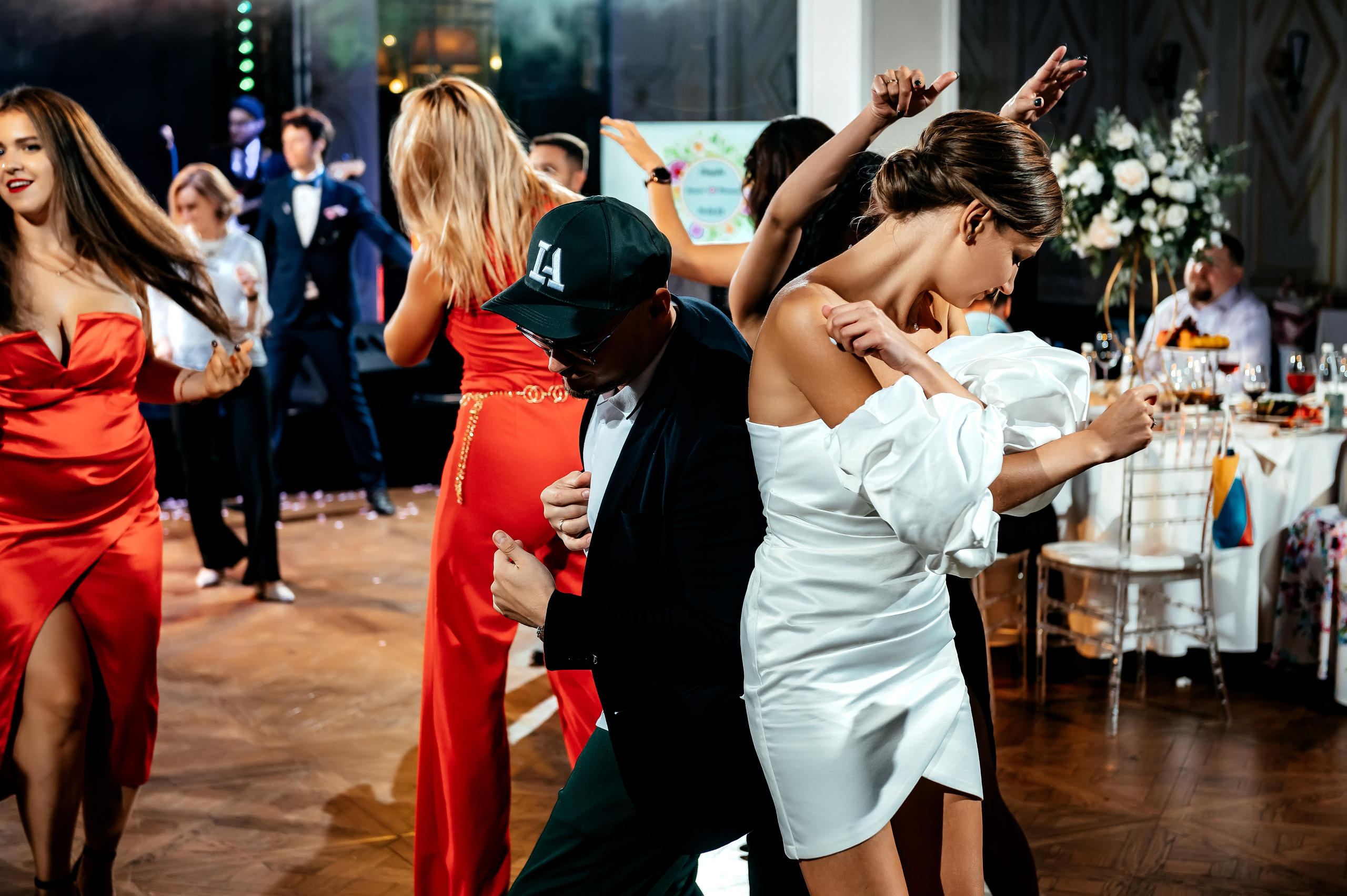 Роскошная свадьба с утром в Marriott Imperial Plaza, регистрацией в Москва-сити и завершением в Артилэнде. Свадебный и семейный фотограф Виктория Носачёва. Щелково, Москва и МО