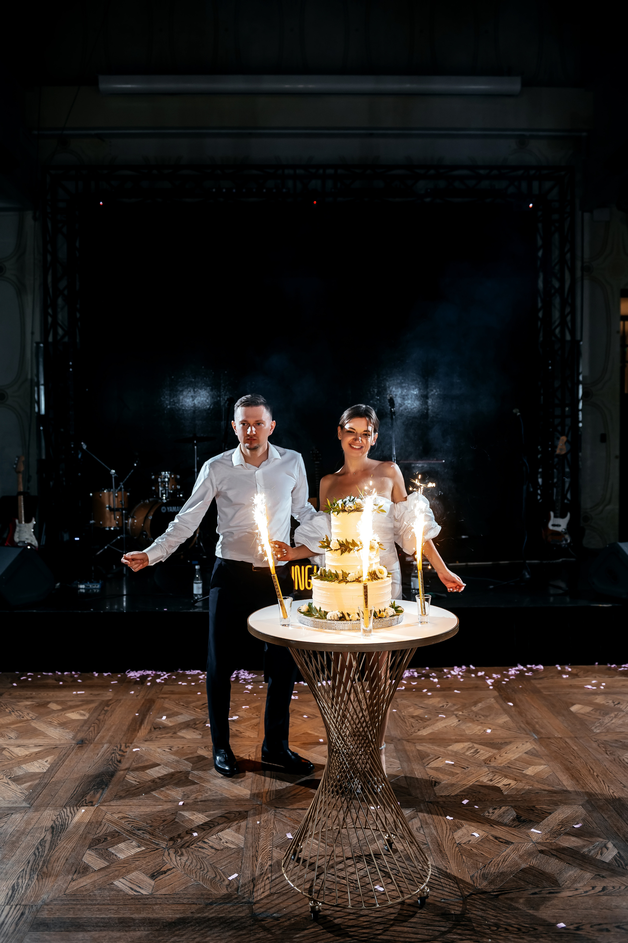 Роскошная свадьба с утром в Marriott Imperial Plaza, регистрацией в Москва-сити и завершением в Артилэнде. Свадебный и семейный фотограф Виктория Носачёва. Щелково, Москва и МО