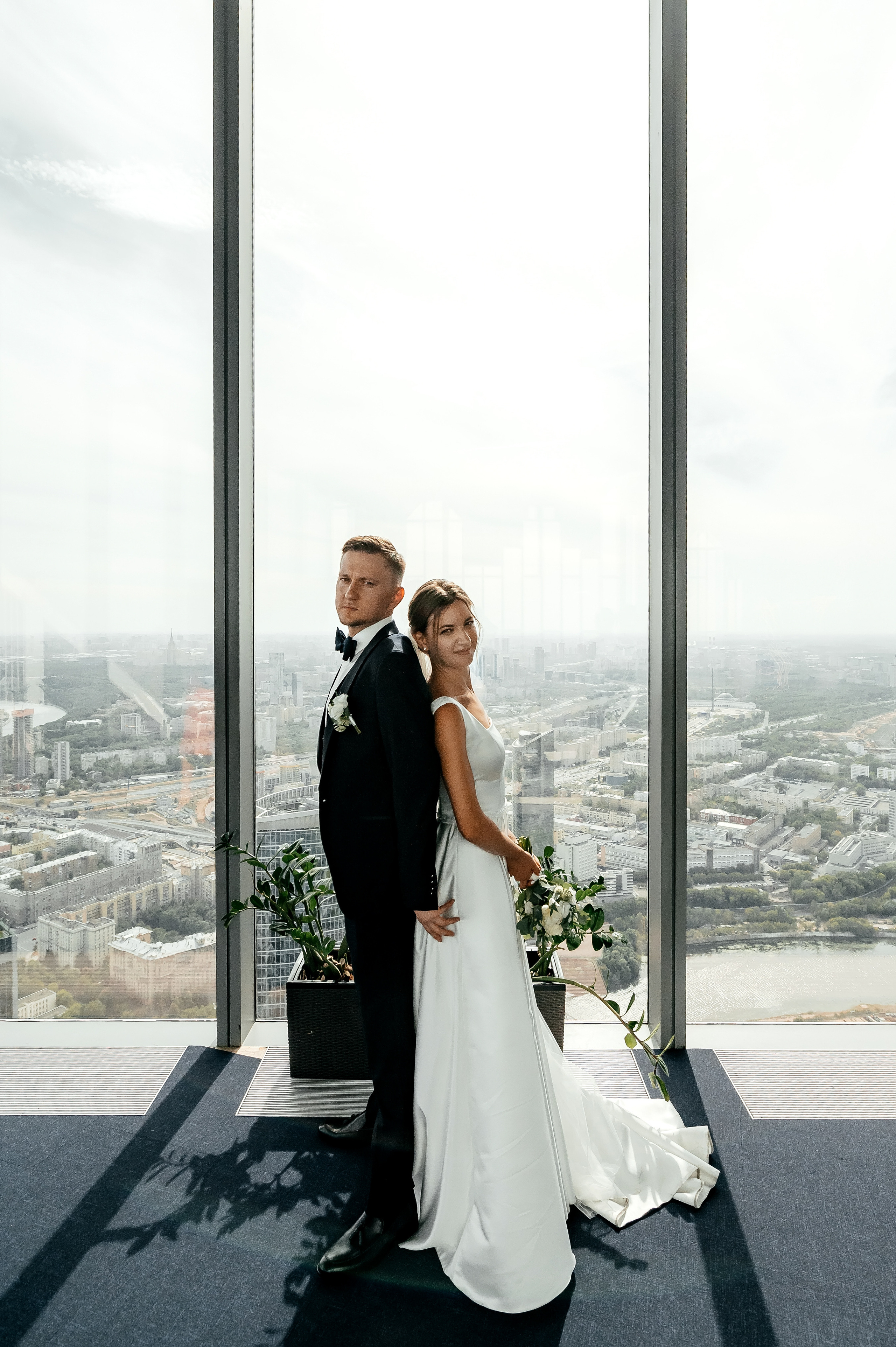 Роскошная свадьба с утром в Marriott Imperial Plaza, регистрацией в Москва-сити и завершением в Артилэнде. Свадебный и семейный фотограф Виктория Носачёва. Щелково, Москва и МО