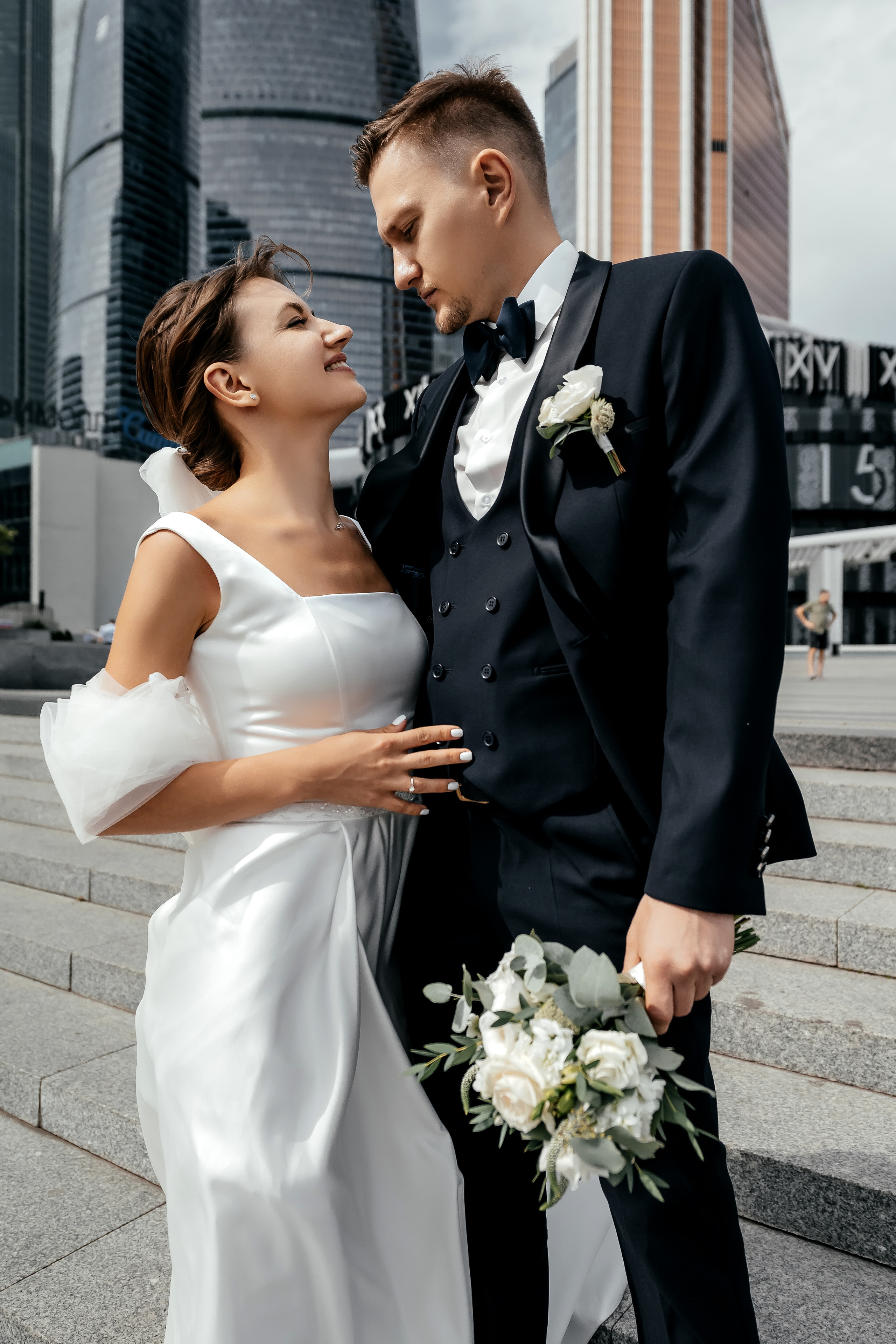 Роскошная свадьба с утром в Marriott Imperial Plaza, регистрацией в Москва-сити и завершением в Артилэнде. Свадебный и семейный фотограф Виктория Носачёва. Щелково, Москва и МО