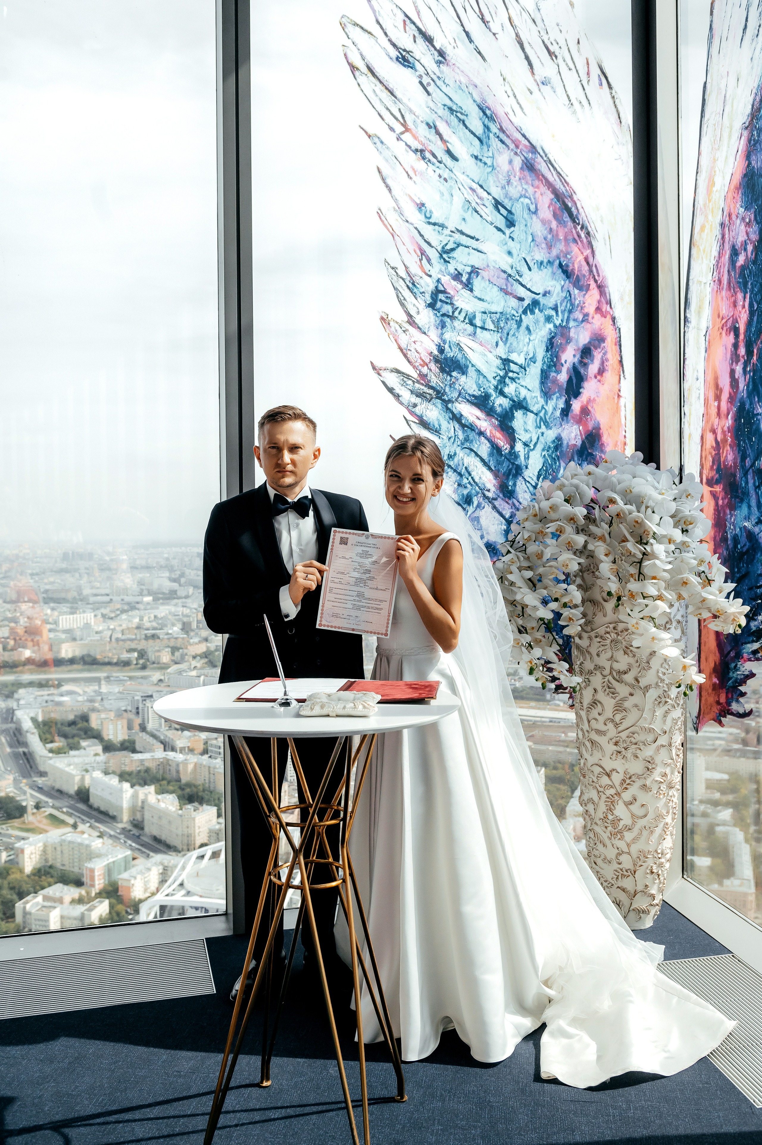 Роскошная свадьба с утром в Marriott Imperial Plaza, регистрацией в Москва-сити и завершением в Артилэнде. Свадебный и семейный фотограф Виктория Носачёва. Щелково, Москва и МО