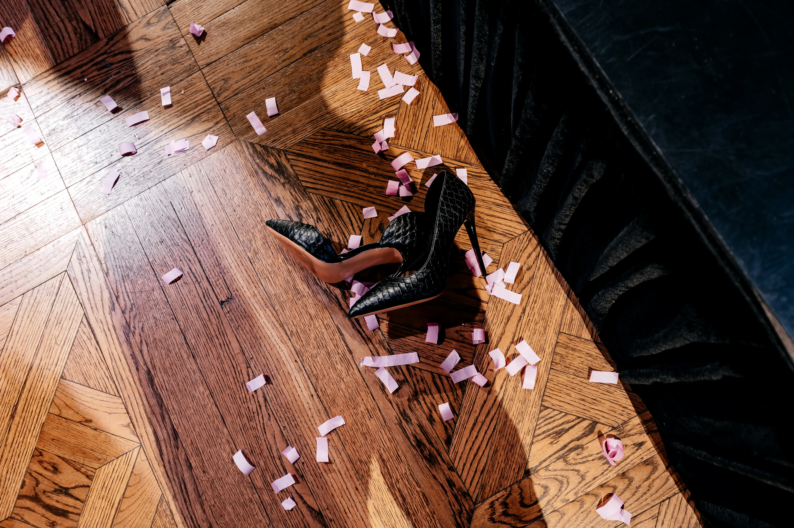 Роскошная свадьба с утром в Marriott Imperial Plaza, регистрацией в Москва-сити и завершением в Артилэнде. Свадебный и семейный фотограф Виктория Носачёва. Щелково, Москва и МО