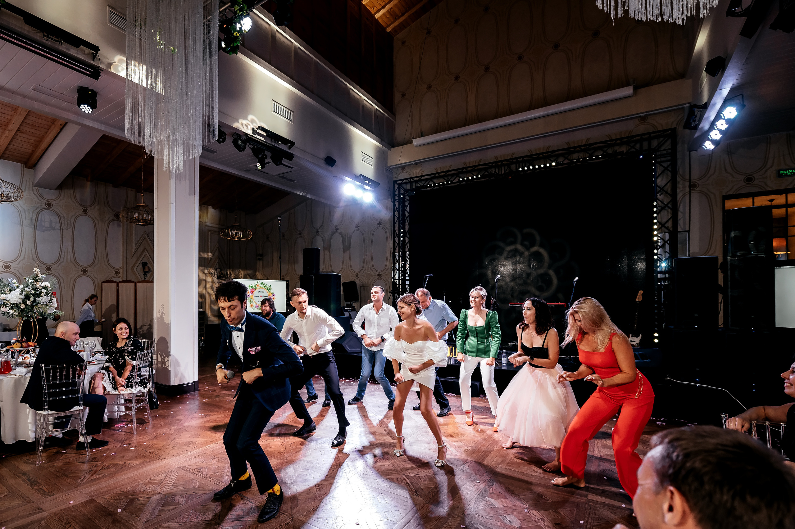 Роскошная свадьба с утром в Marriott Imperial Plaza, регистрацией в Москва-сити и завершением в Артилэнде. Свадебный и семейный фотограф Виктория Носачёва. Щелково, Москва и МО