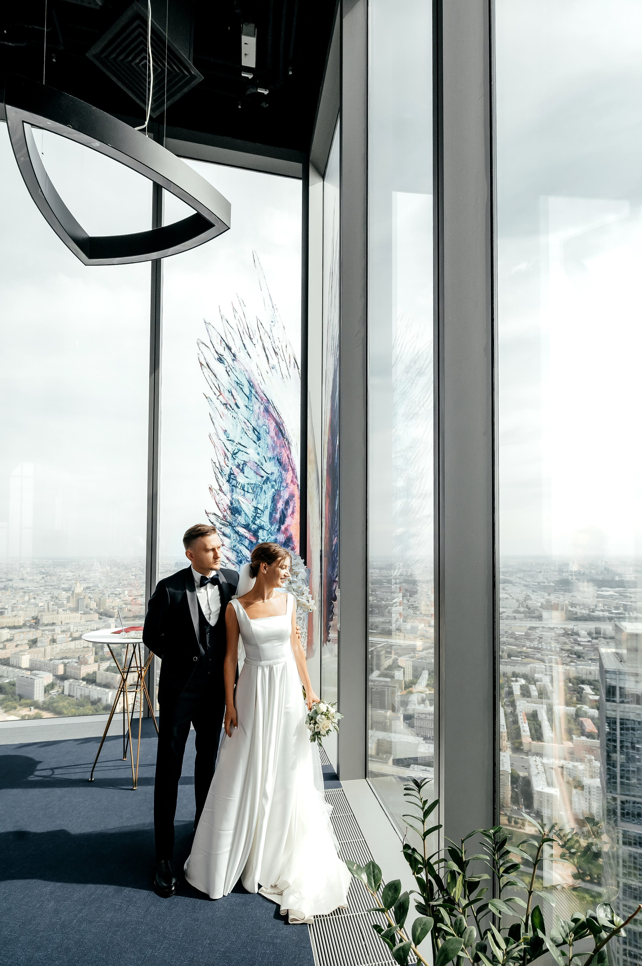 Роскошная свадьба с утром в Marriott Imperial Plaza, регистрацией в Москва-сити и завершением в Артилэнде. Свадебный и семейный фотограф Виктория Носачёва. Щелково, Москва и МО