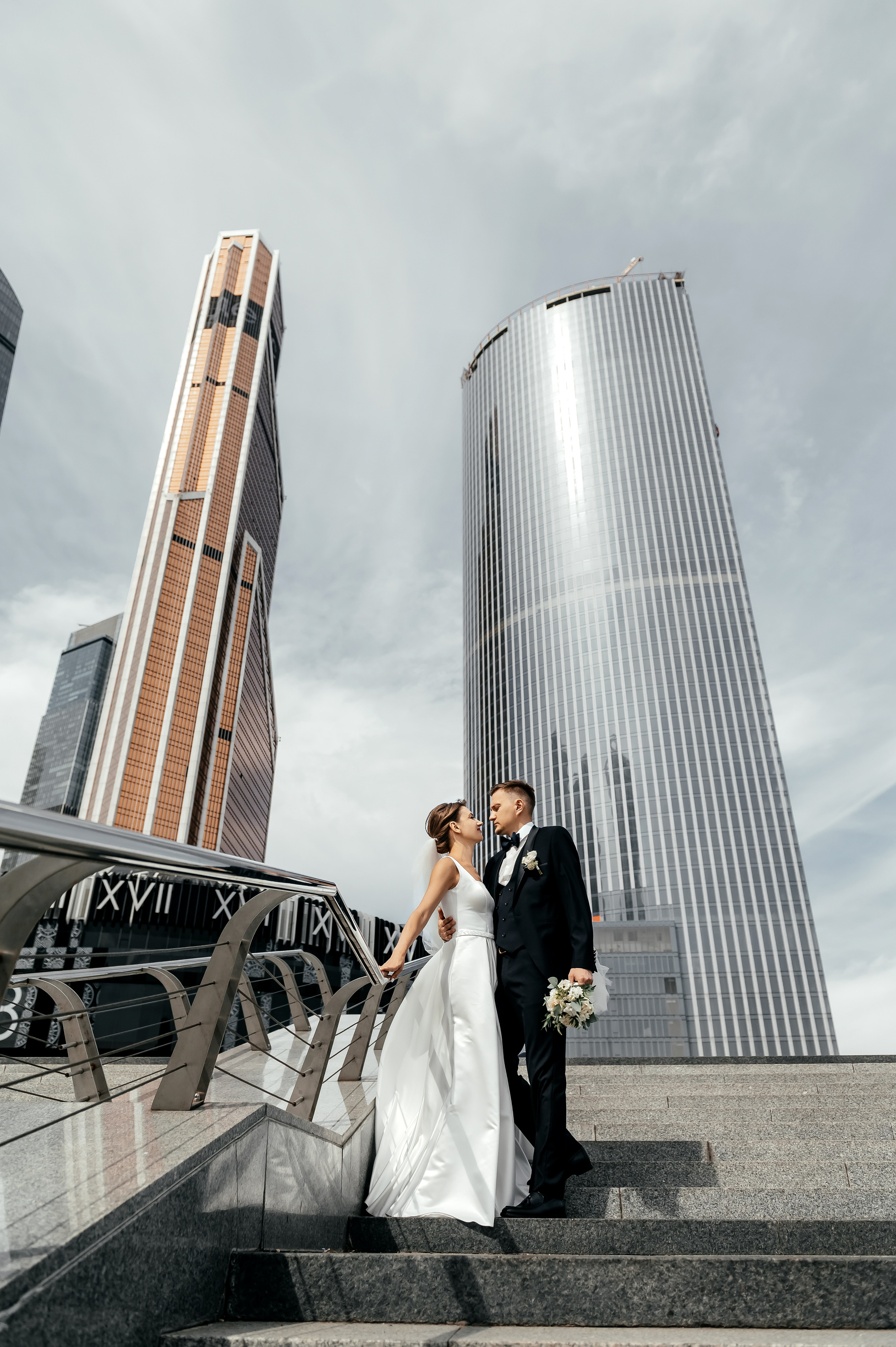 Роскошная свадьба с утром в Marriott Imperial Plaza, регистрацией в Москва-сити и завершением в Артилэнде. Свадебный и семейный фотограф Виктория Носачёва. Щелково, Москва и МО