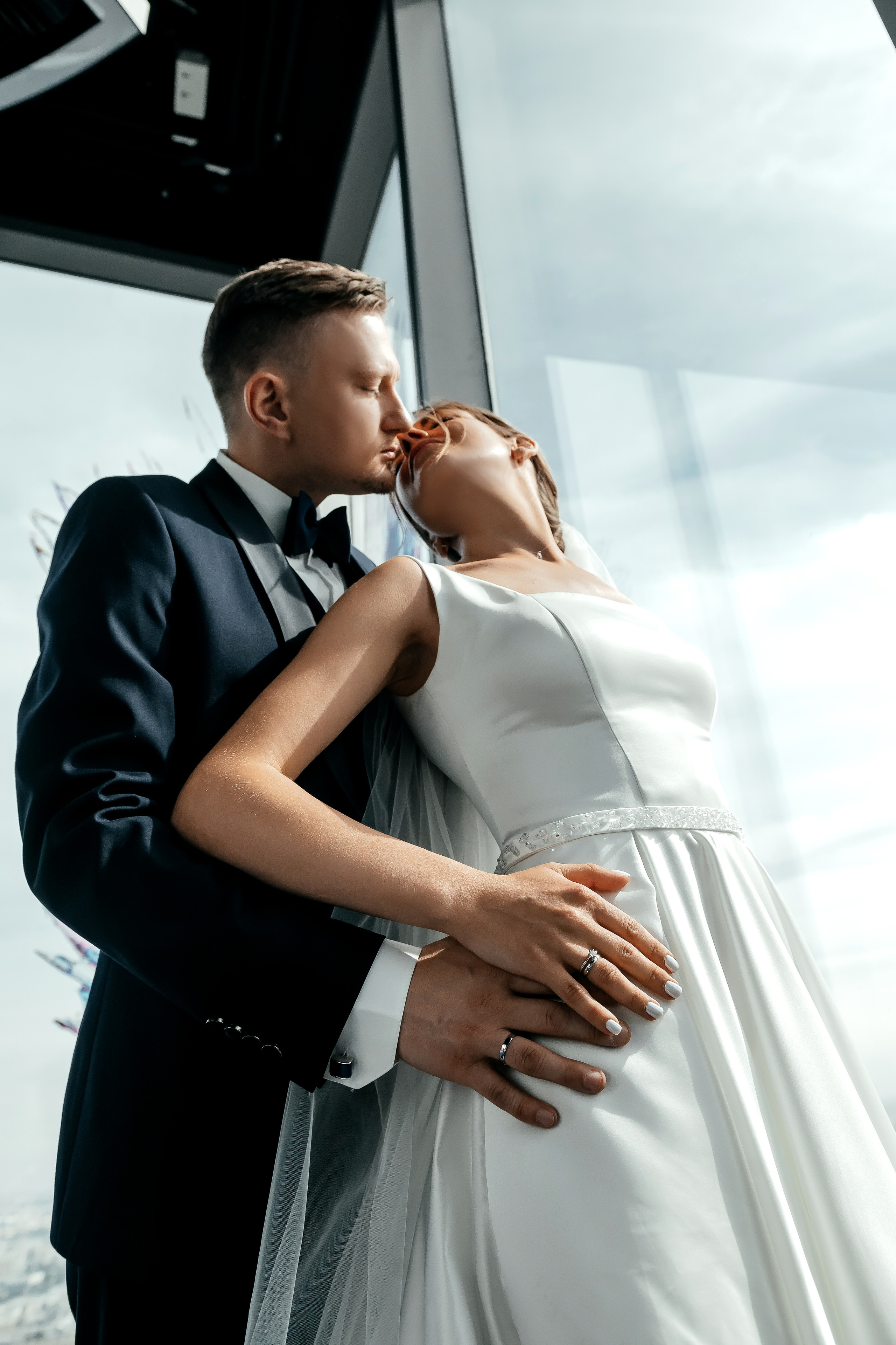 Роскошная свадьба с утром в Marriott Imperial Plaza, регистрацией в Москва-сити и завершением в Артилэнде. Свадебный и семейный фотограф Виктория Носачёва. Щелково, Москва и МО