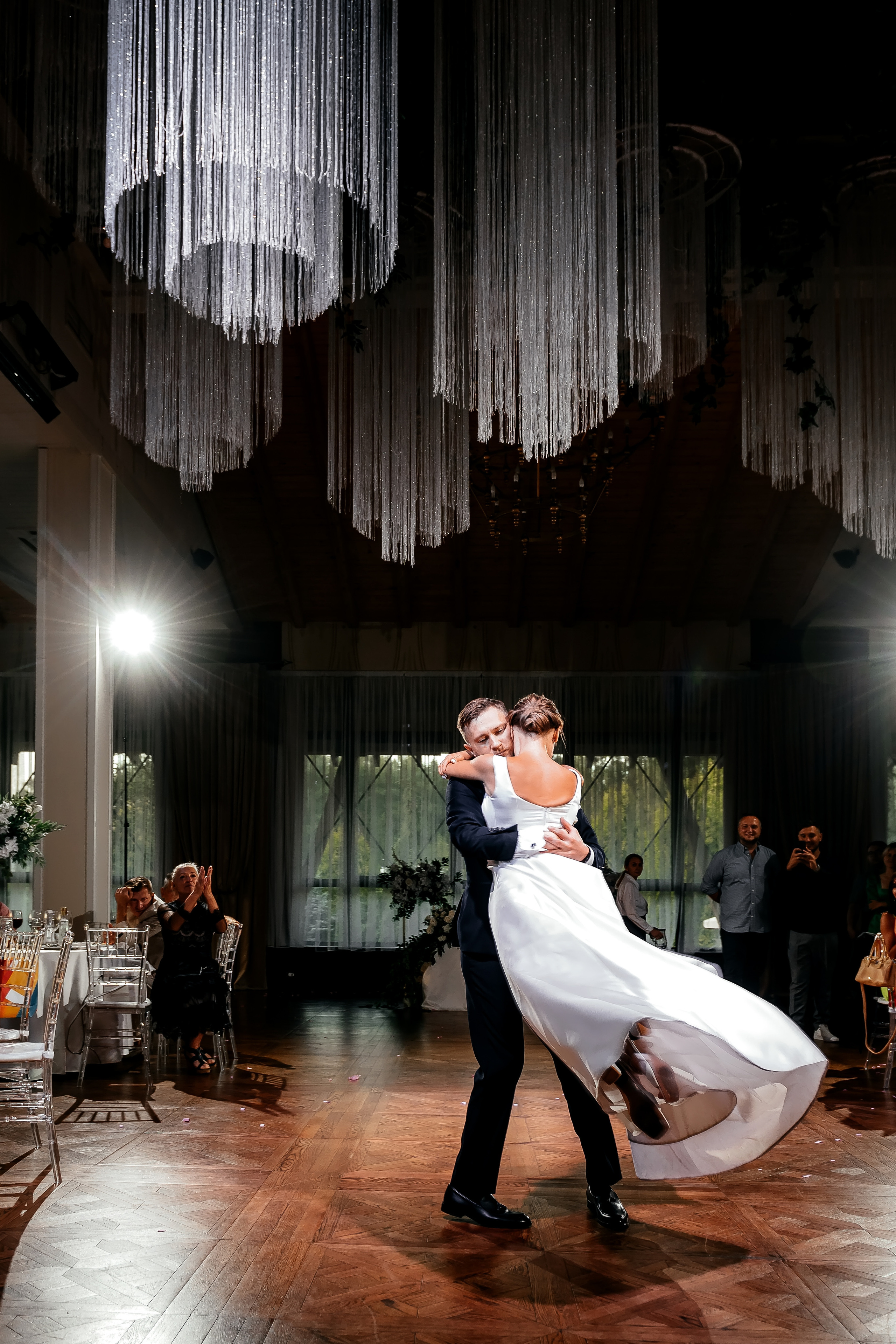 Роскошная свадьба с утром в Marriott Imperial Plaza, регистрацией в Москва-сити и завершением в Артилэнде. Свадебный и семейный фотограф Виктория Носачёва. Щелково, Москва и МО