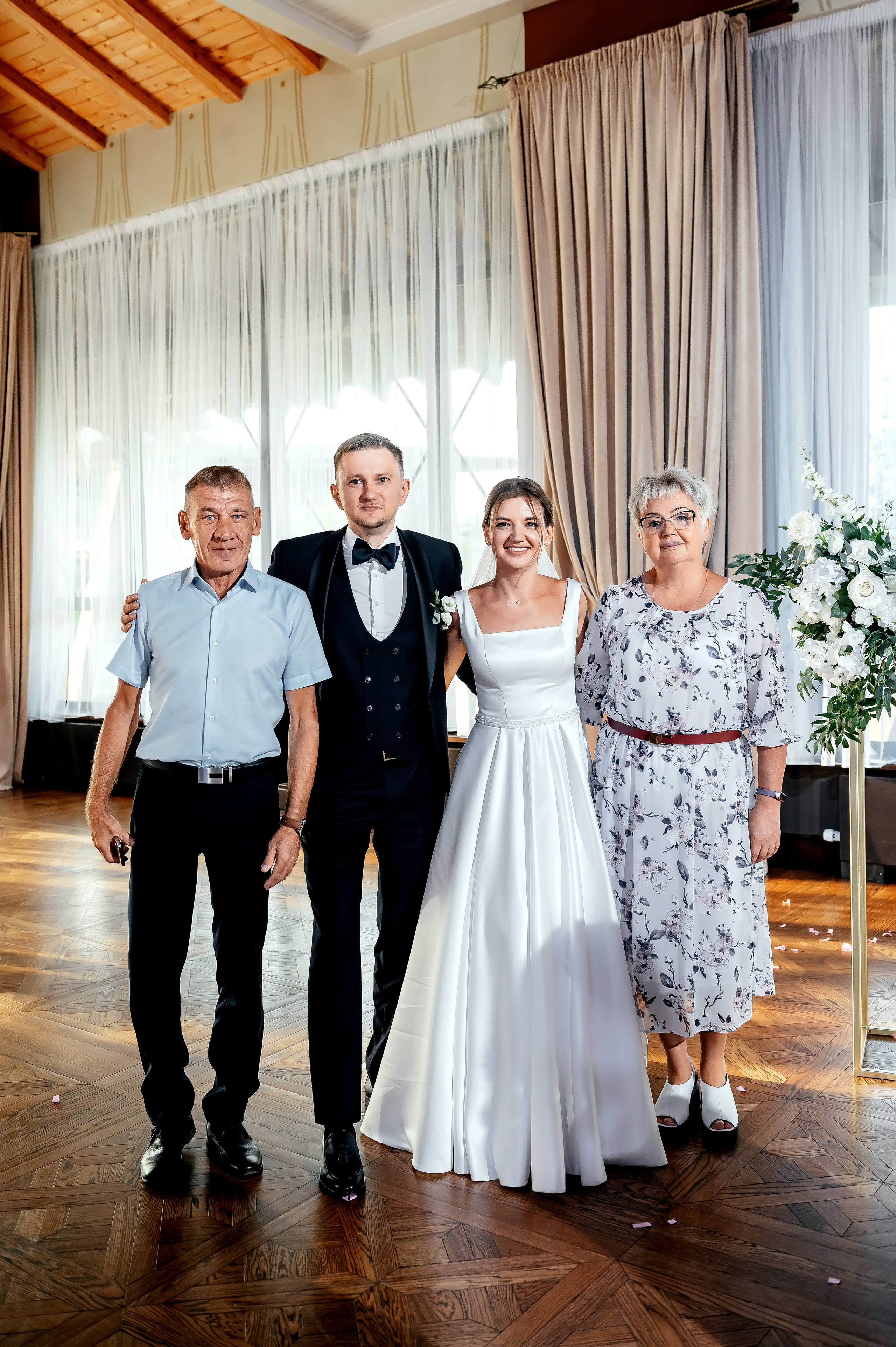 Роскошная свадьба с утром в Marriott Imperial Plaza, регистрацией в Москва-сити и завершением в Артилэнде. Свадебный и семейный фотограф Виктория Носачёва. Щелково, Москва и МО