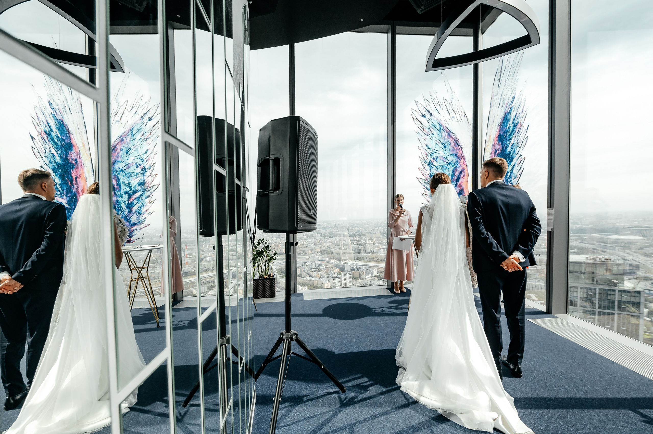Роскошная свадьба с утром в Marriott Imperial Plaza, регистрацией в Москва-сити и завершением в Артилэнде. Свадебный и семейный фотограф Виктория Носачёва. Щелково, Москва и МО