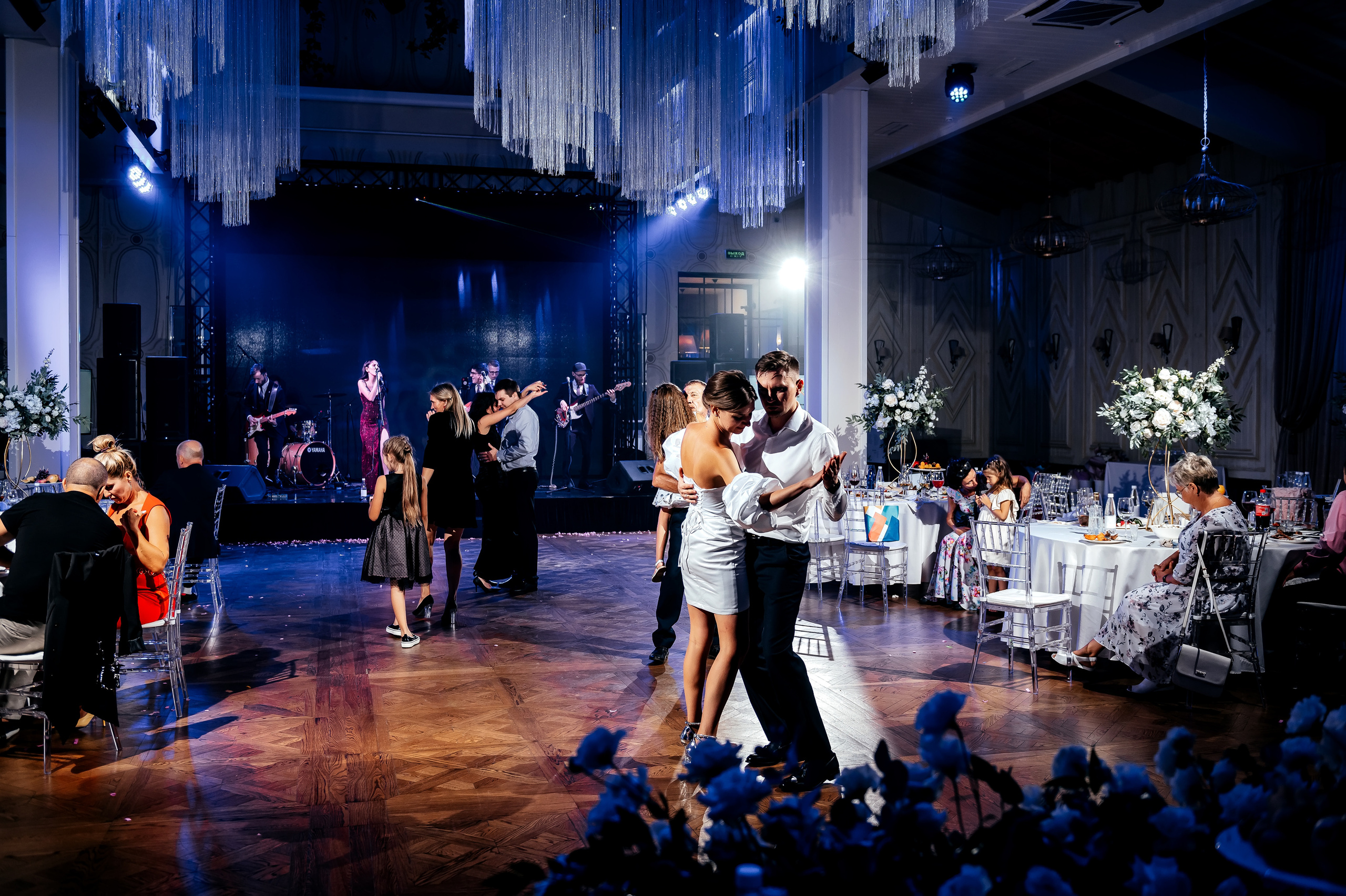 Роскошная свадьба с утром в Marriott Imperial Plaza, регистрацией в Москва-сити и завершением в Артилэнде. Свадебный и семейный фотограф Виктория Носачёва. Щелково, Москва и МО