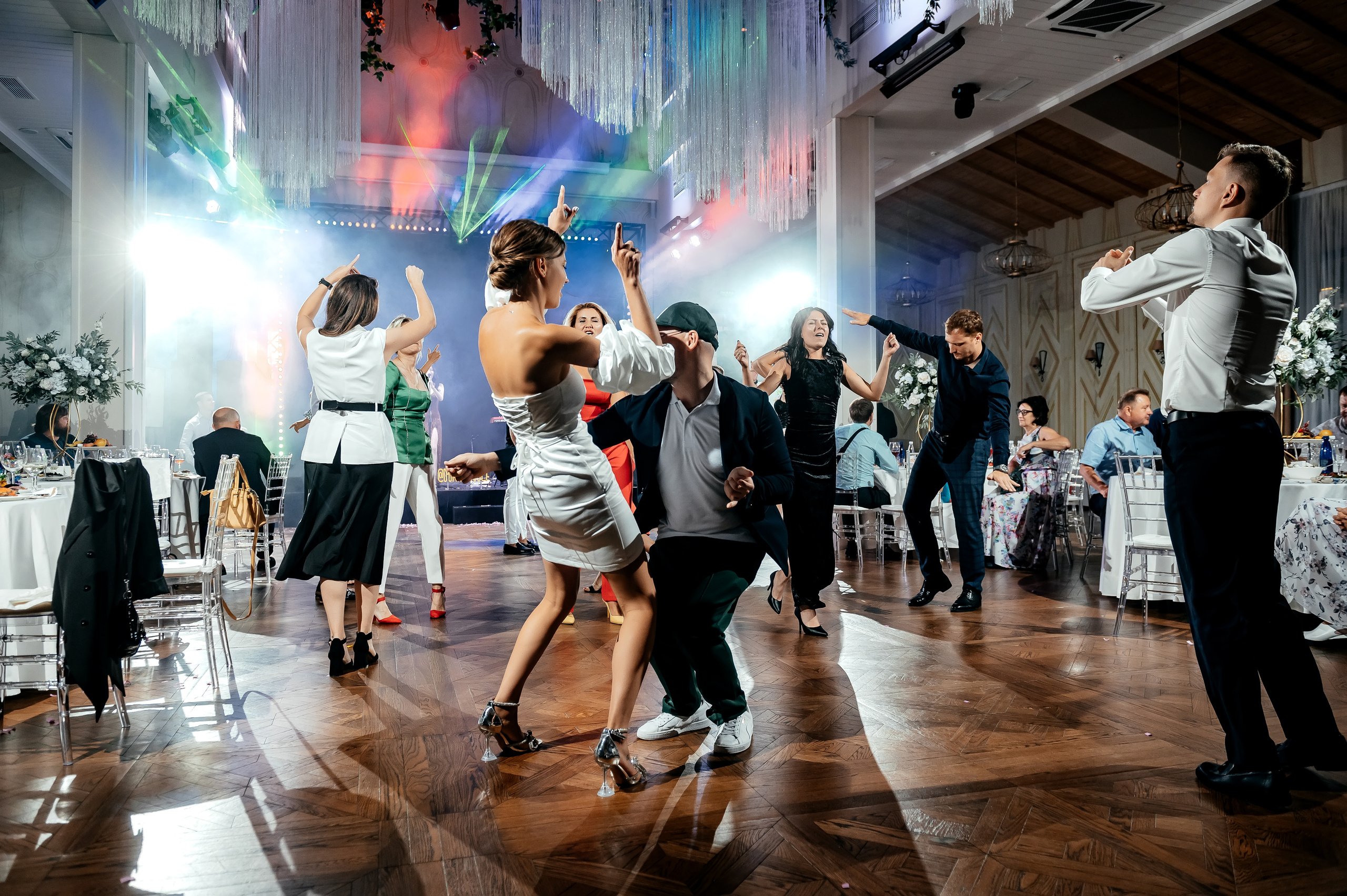 Роскошная свадьба с утром в Marriott Imperial Plaza, регистрацией в Москва-сити и завершением в Артилэнде. Свадебный и семейный фотограф Виктория Носачёва. Щелково, Москва и МО