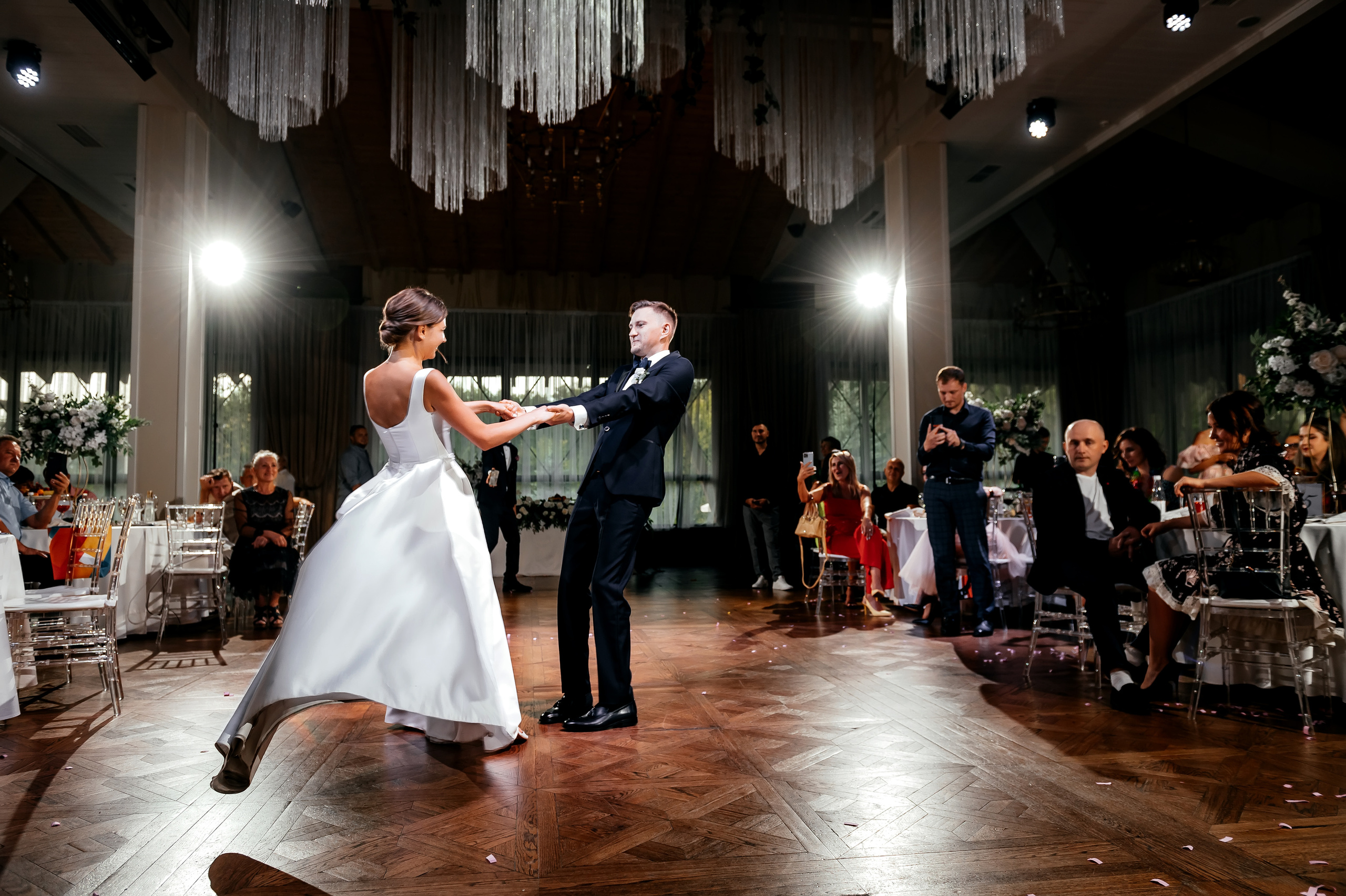 Роскошная свадьба с утром в Marriott Imperial Plaza, регистрацией в Москва-сити и завершением в Артилэнде. Свадебный и семейный фотограф Виктория Носачёва. Щелково, Москва и МО