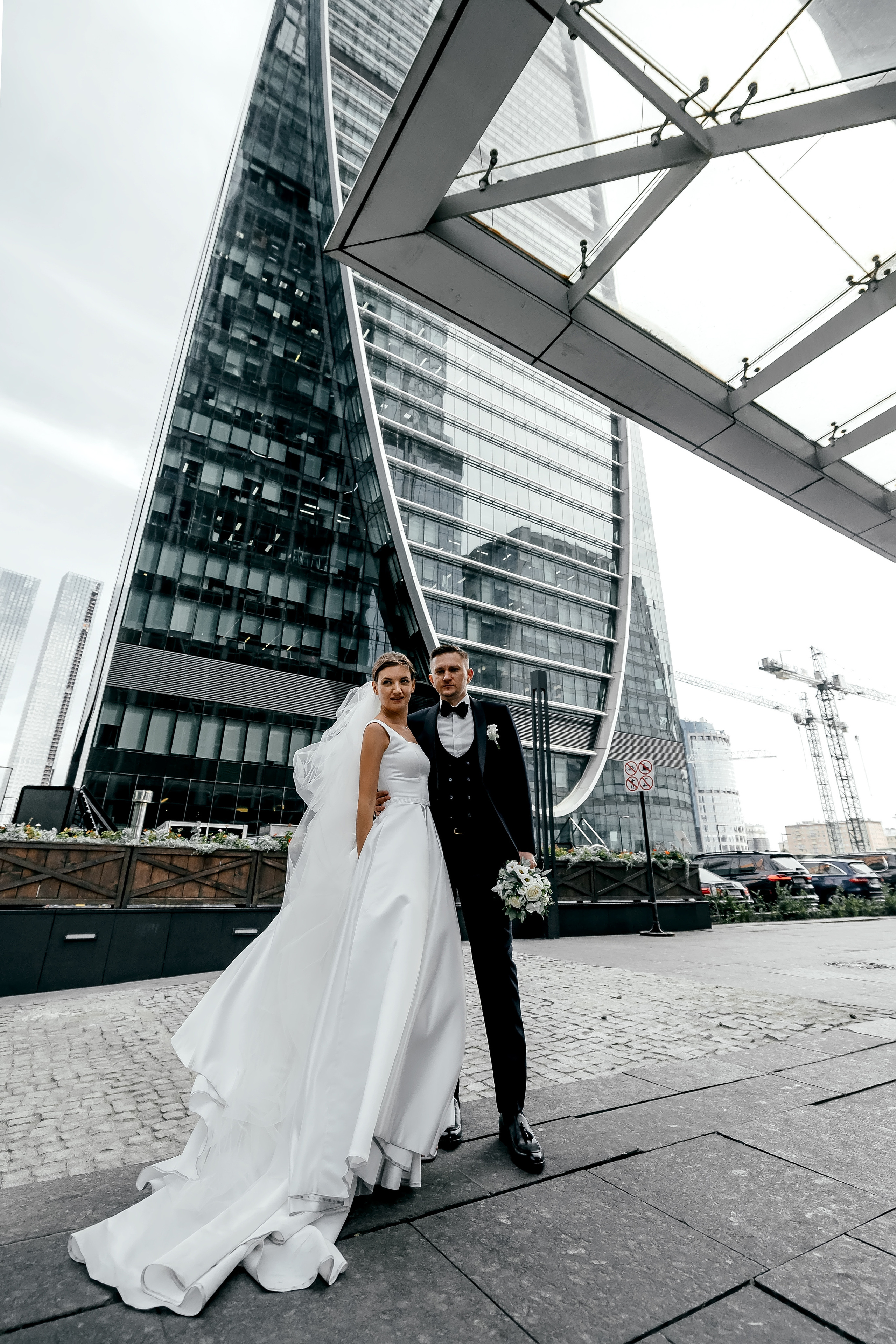 Роскошная свадьба с утром в Marriott Imperial Plaza, регистрацией в Москва-сити и завершением в Артилэнде. Свадебный и семейный фотограф Виктория Носачёва. Щелково, Москва и МО